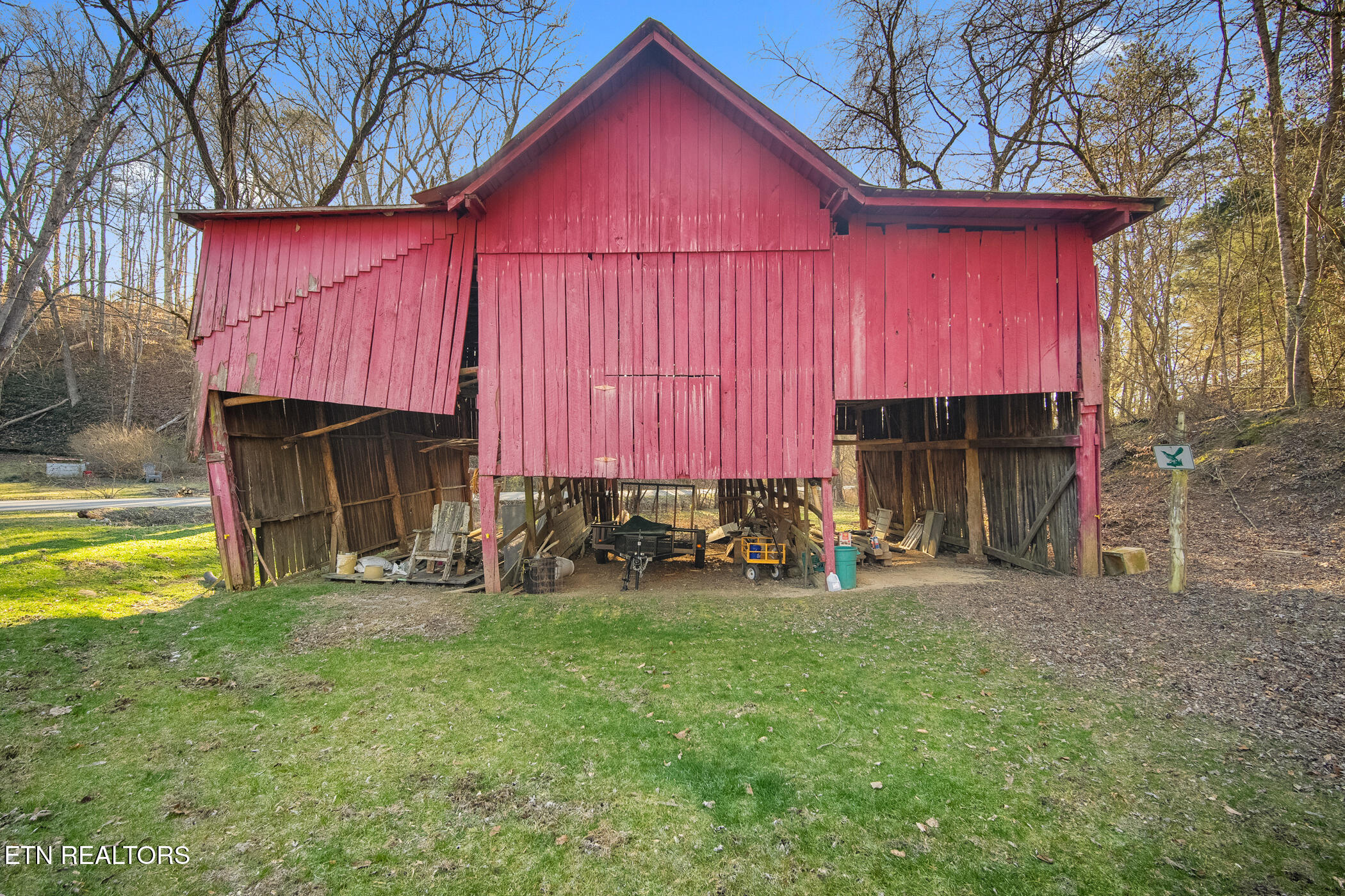 1355 Jackson Hollow Road Mosheim TN 37818