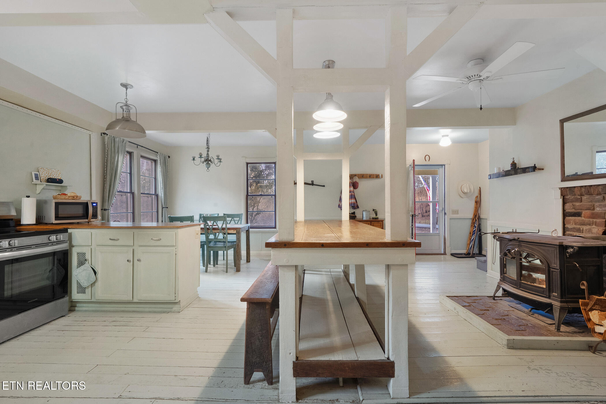 1355 Jackson Hollow Road Mosheim TN 37818