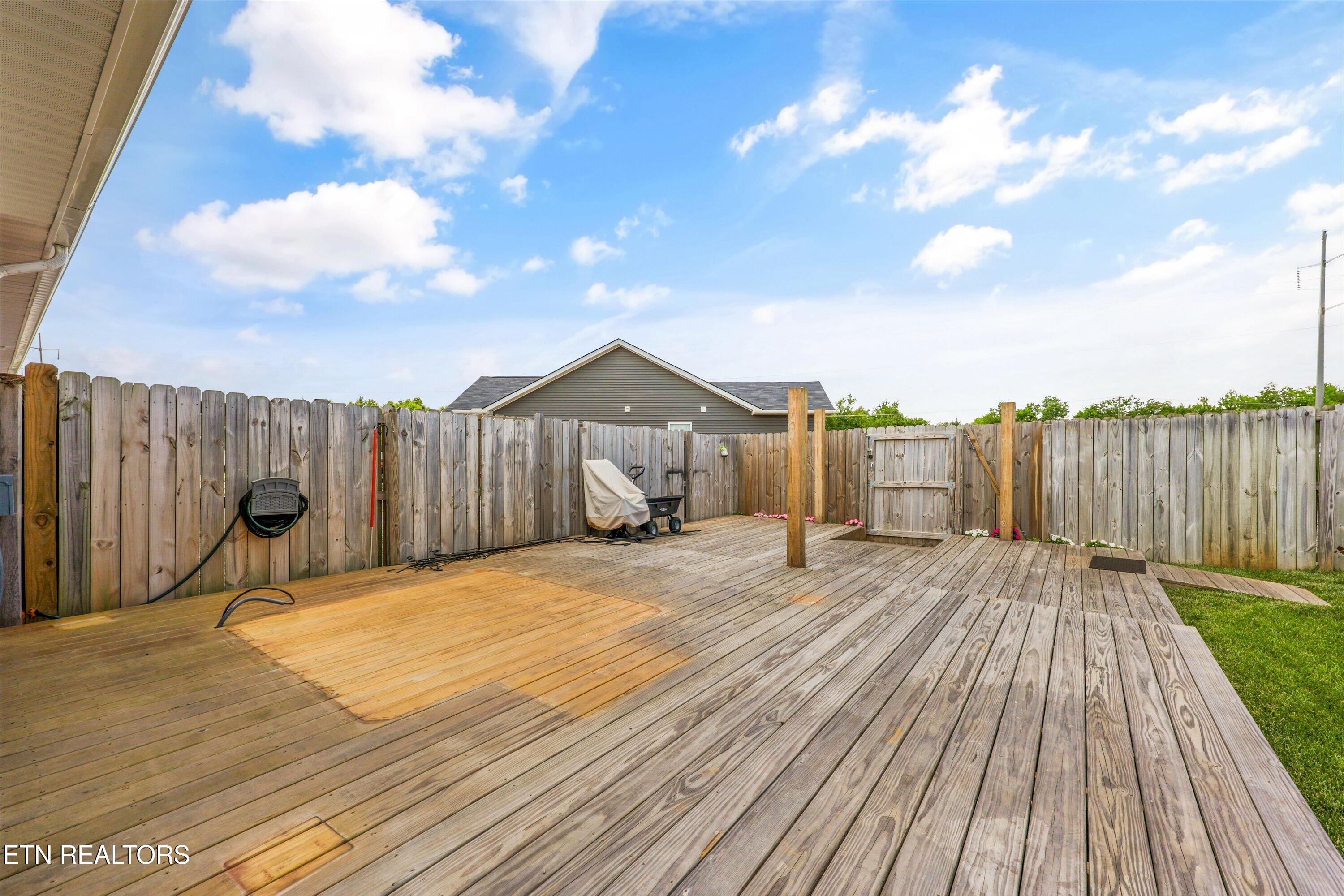 126 Hartfield Lane Loudon TN 37774