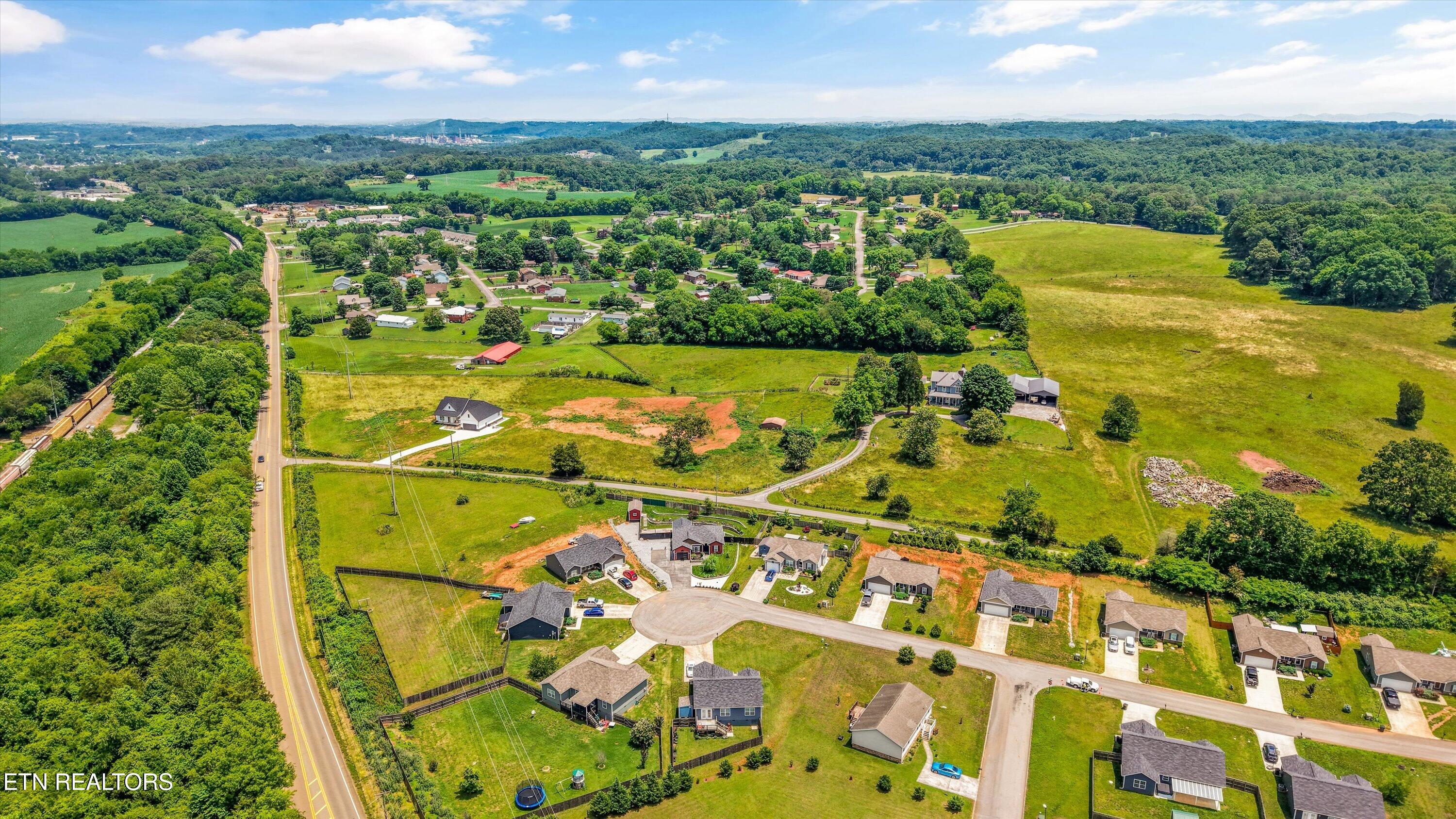 126 Hartfield Lane Loudon TN 37774