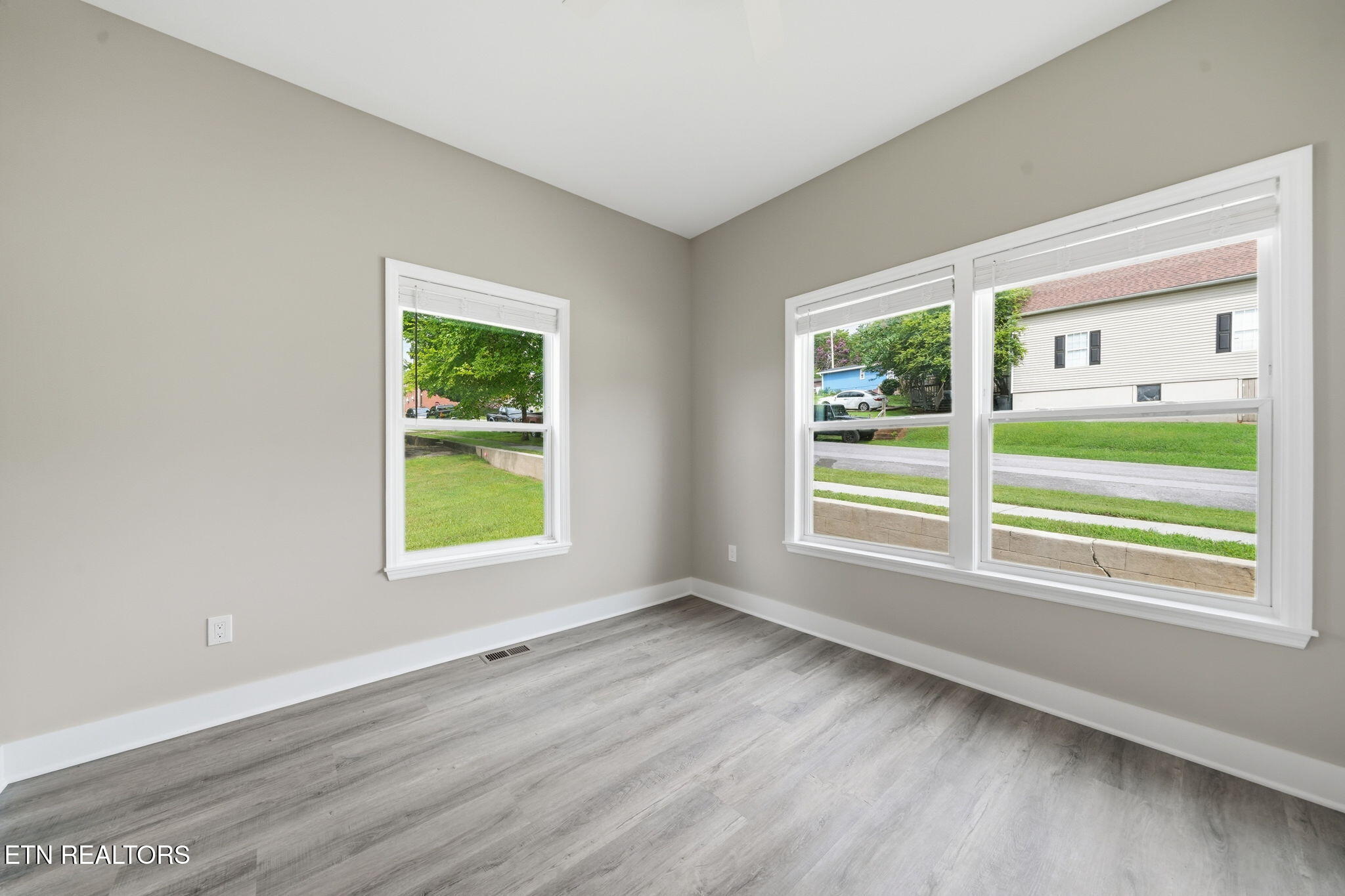 210 E 1st Avenue Lenoir City TN 37771