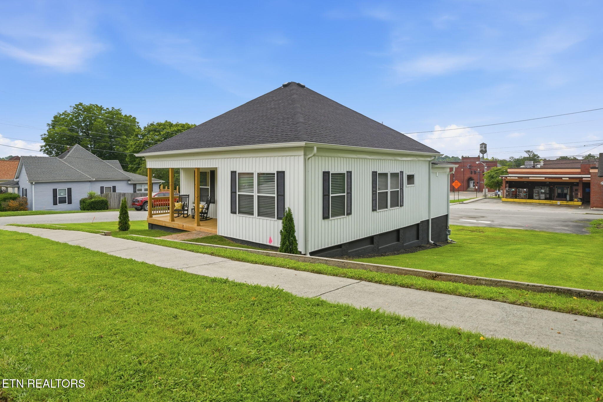 210 E 1st Avenue Lenoir City TN 37771
