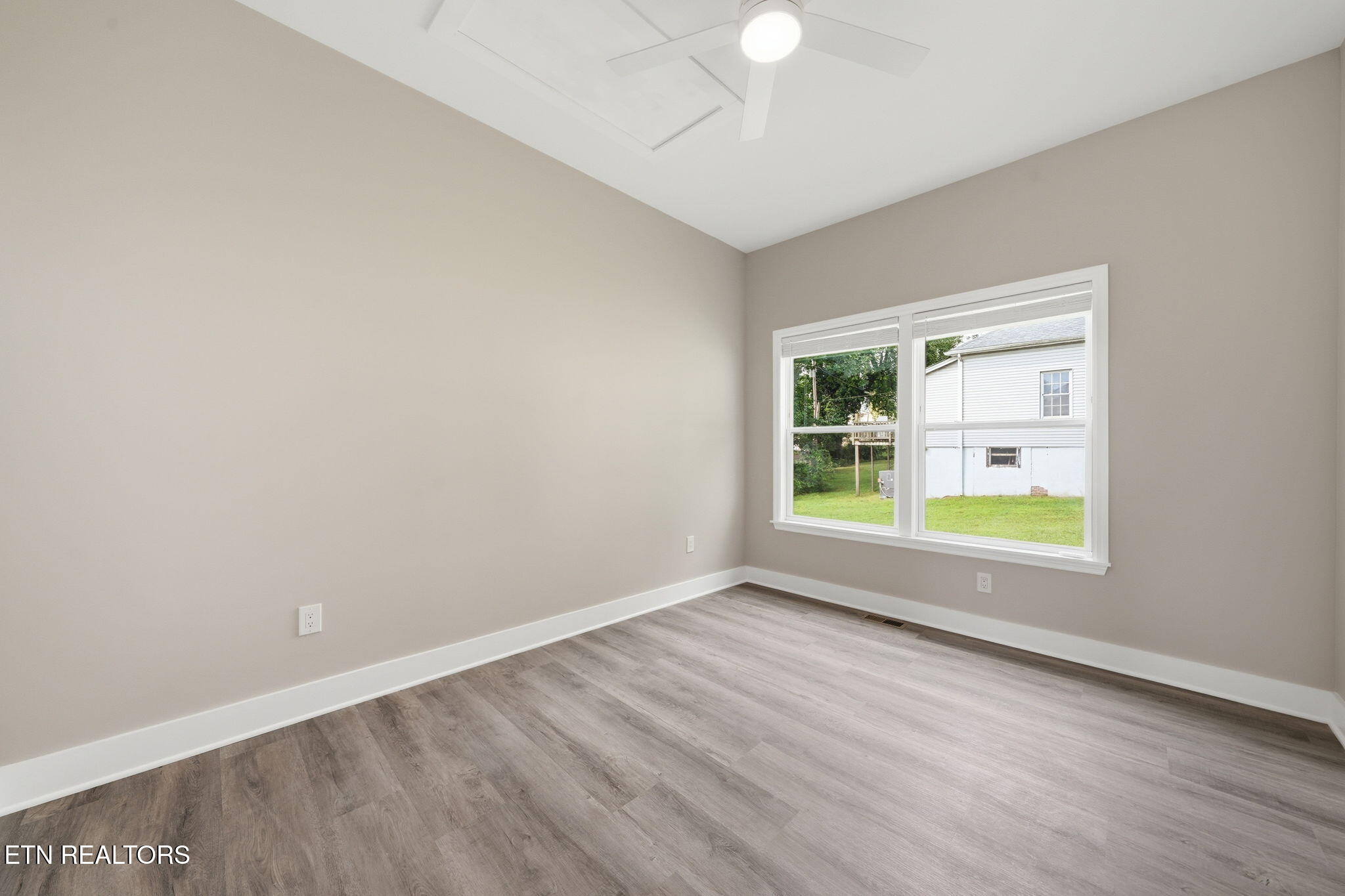 210 E 1st Avenue Lenoir City TN 37771