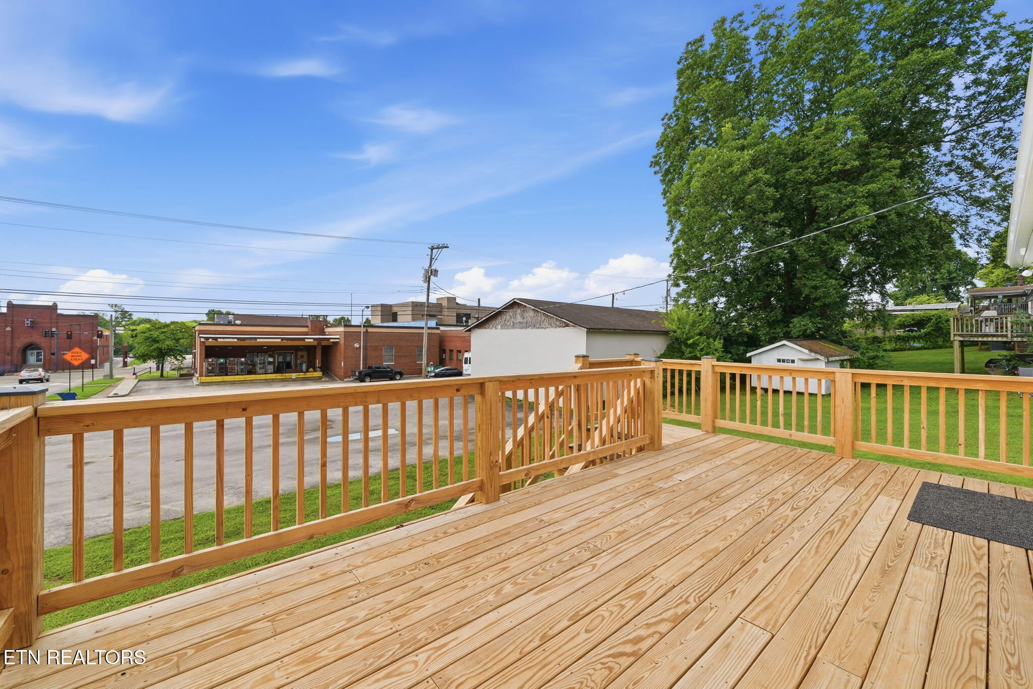 210 E 1st Avenue Lenoir City TN 37771