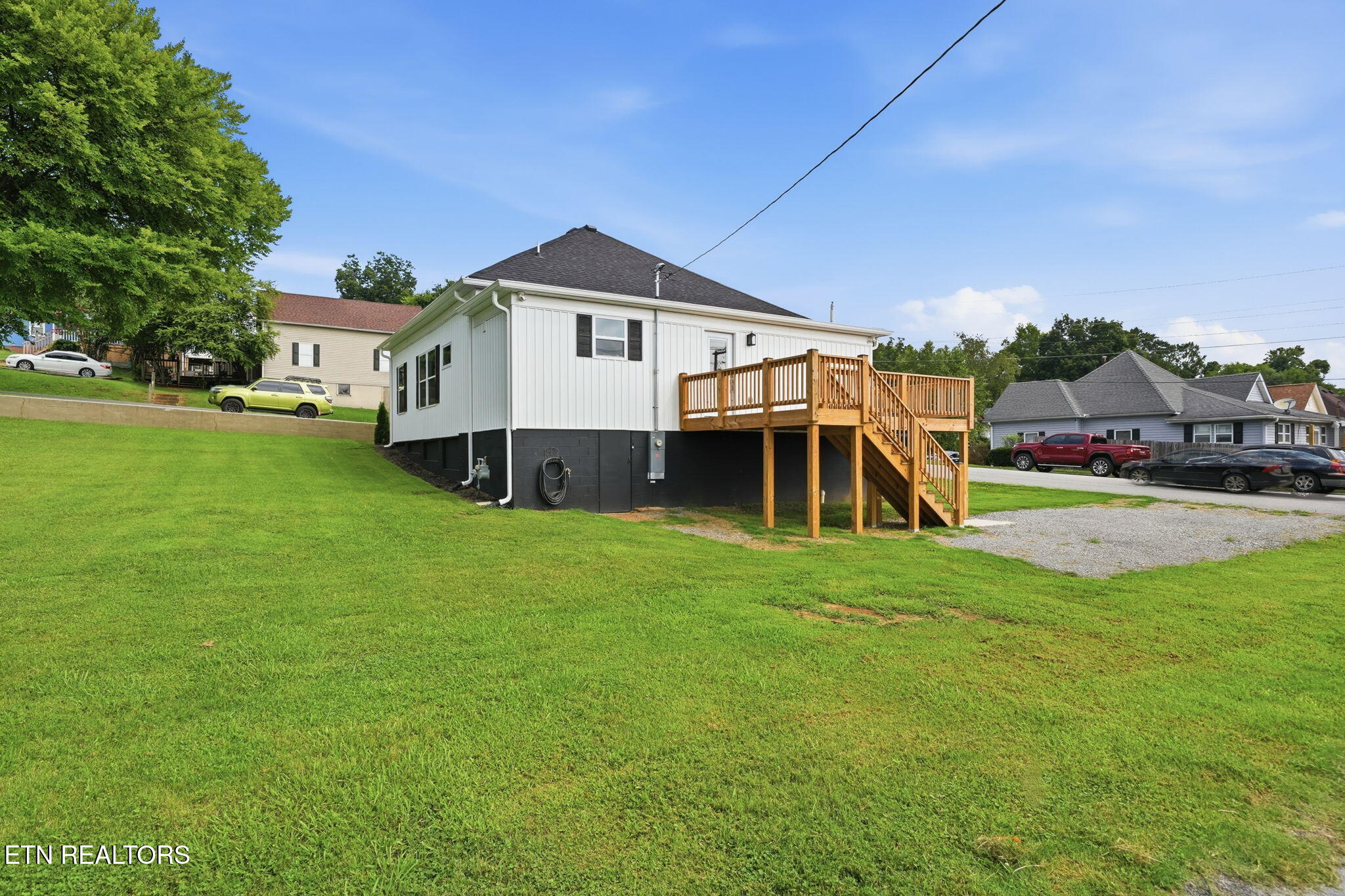 210 E 1st Avenue Lenoir City TN 37771