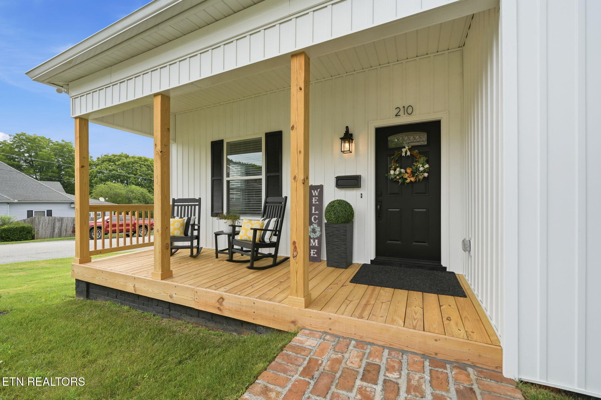 210 E 1st Avenue Lenoir City TN 37771