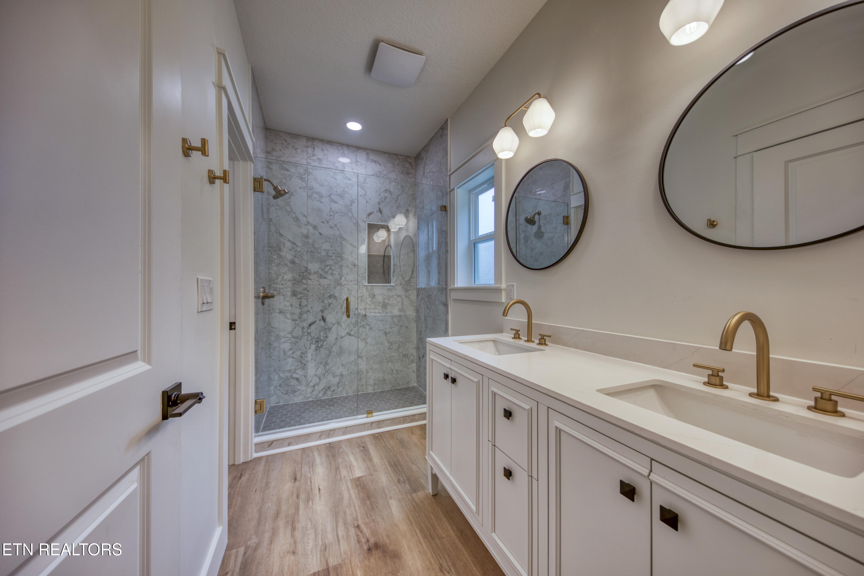 180 Huckleberry Hollow Kingston TN 37763