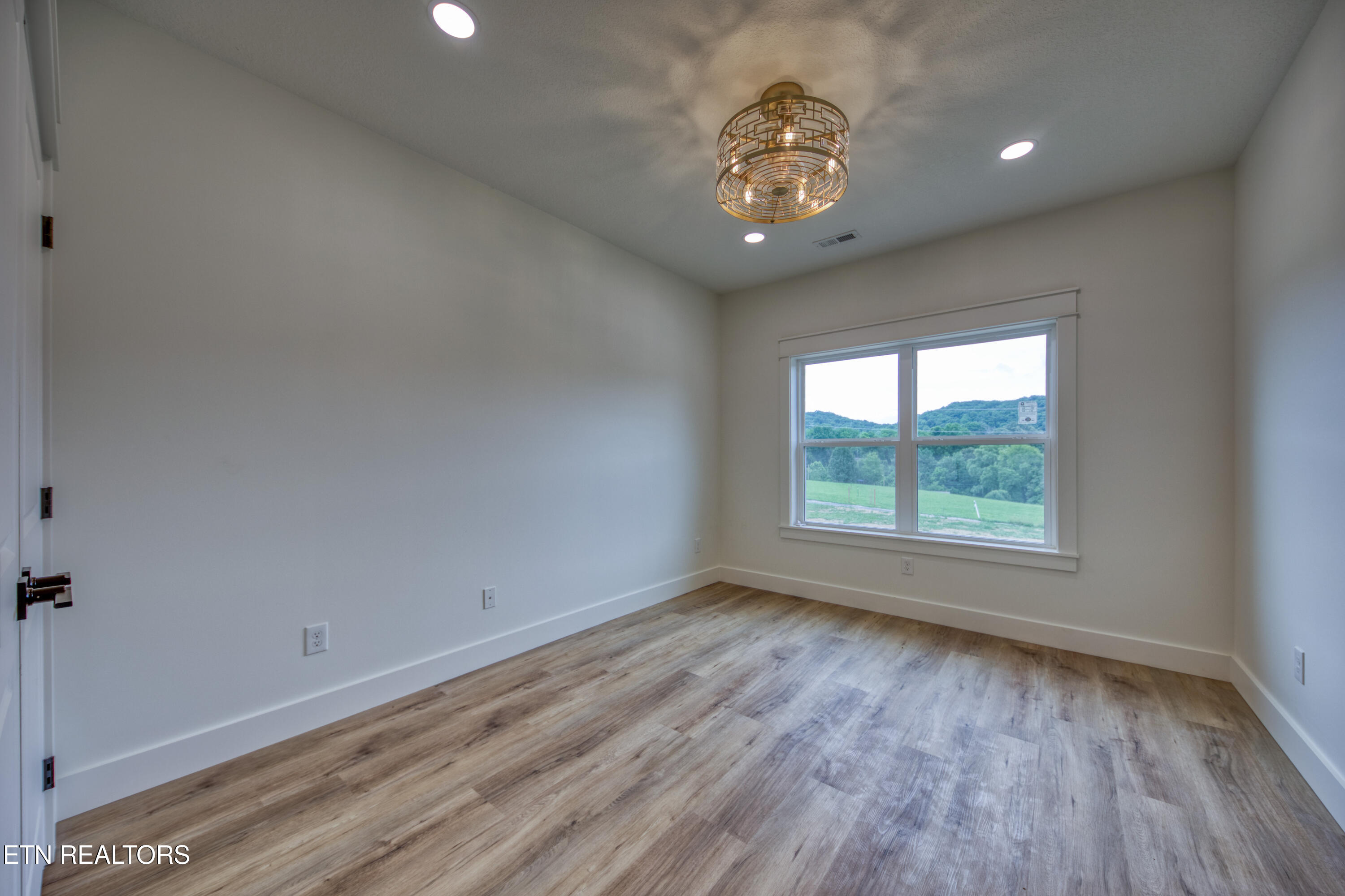 180 Huckleberry Hollow Kingston TN 37763