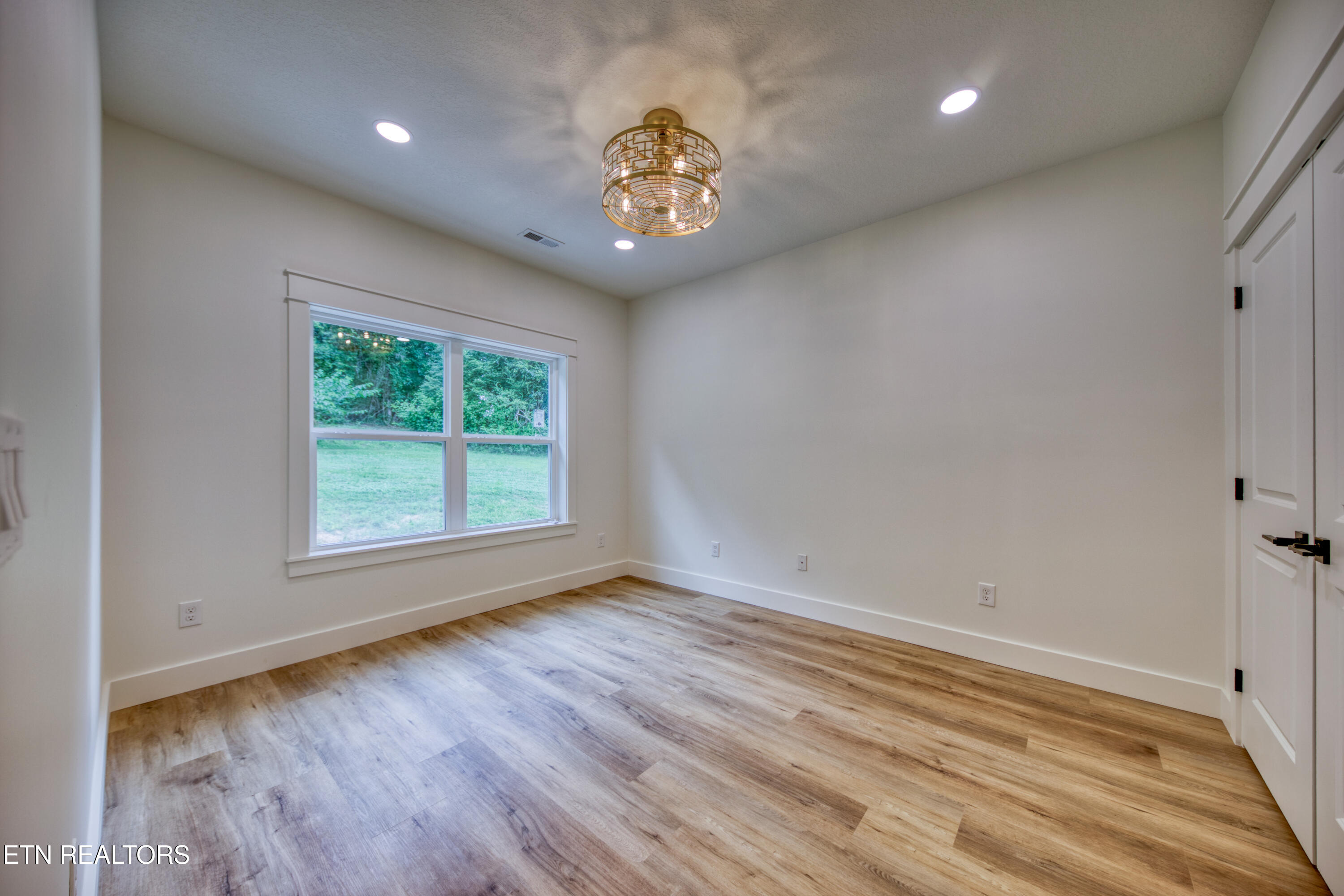 180 Huckleberry Hollow Kingston TN 37763