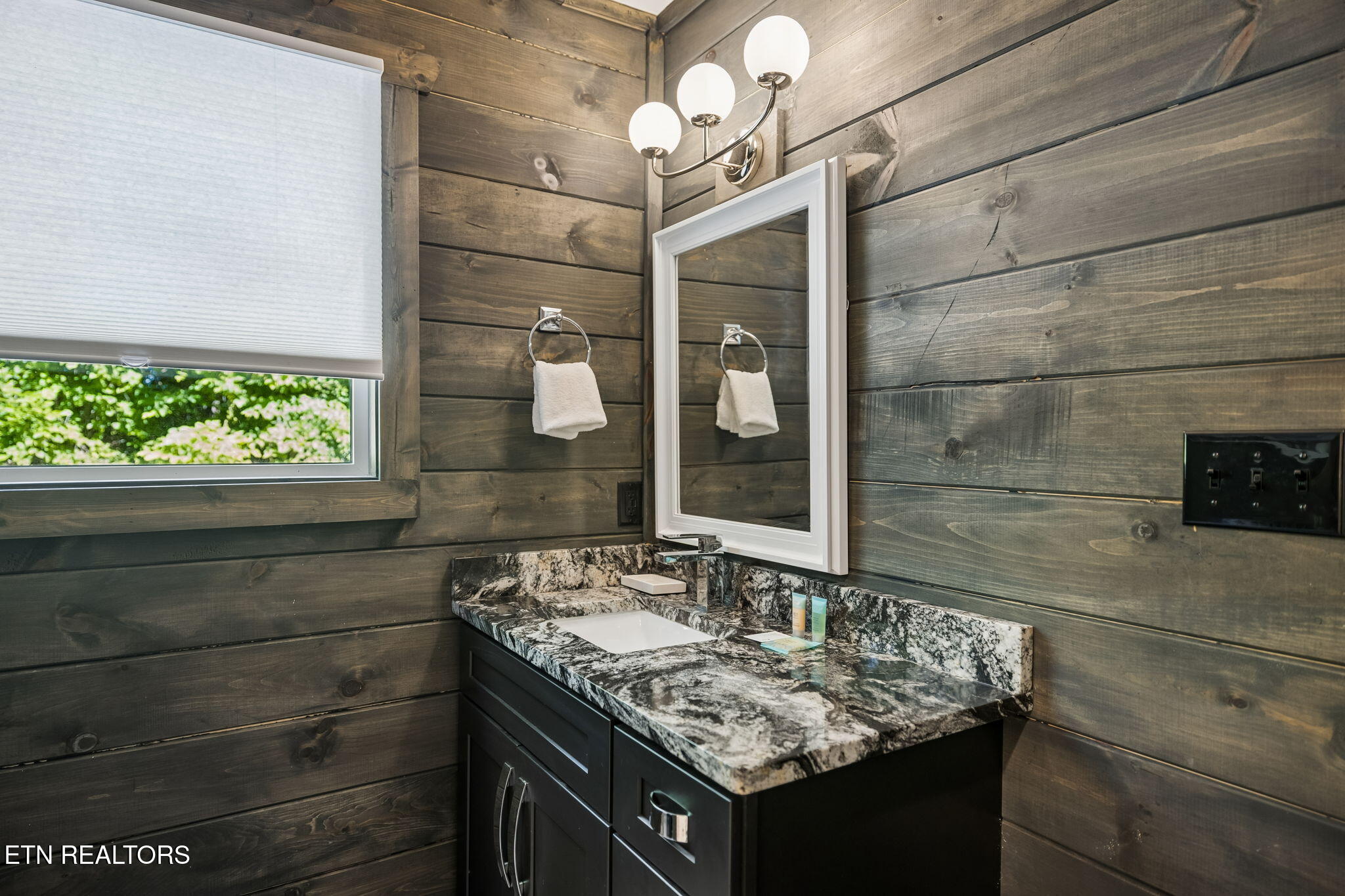 233 Cherokee Path Way Sevierville TN 37876