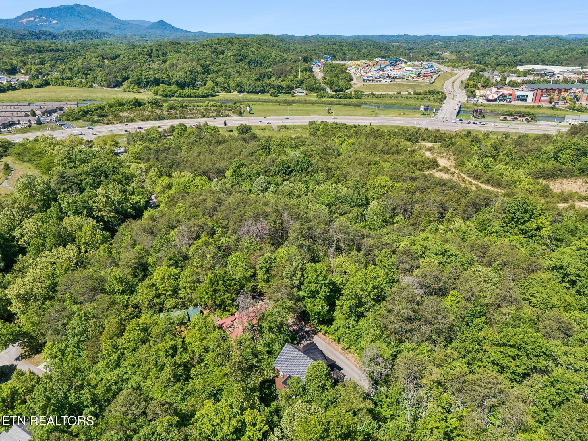 233 Cherokee Path Way Sevierville TN 37876
