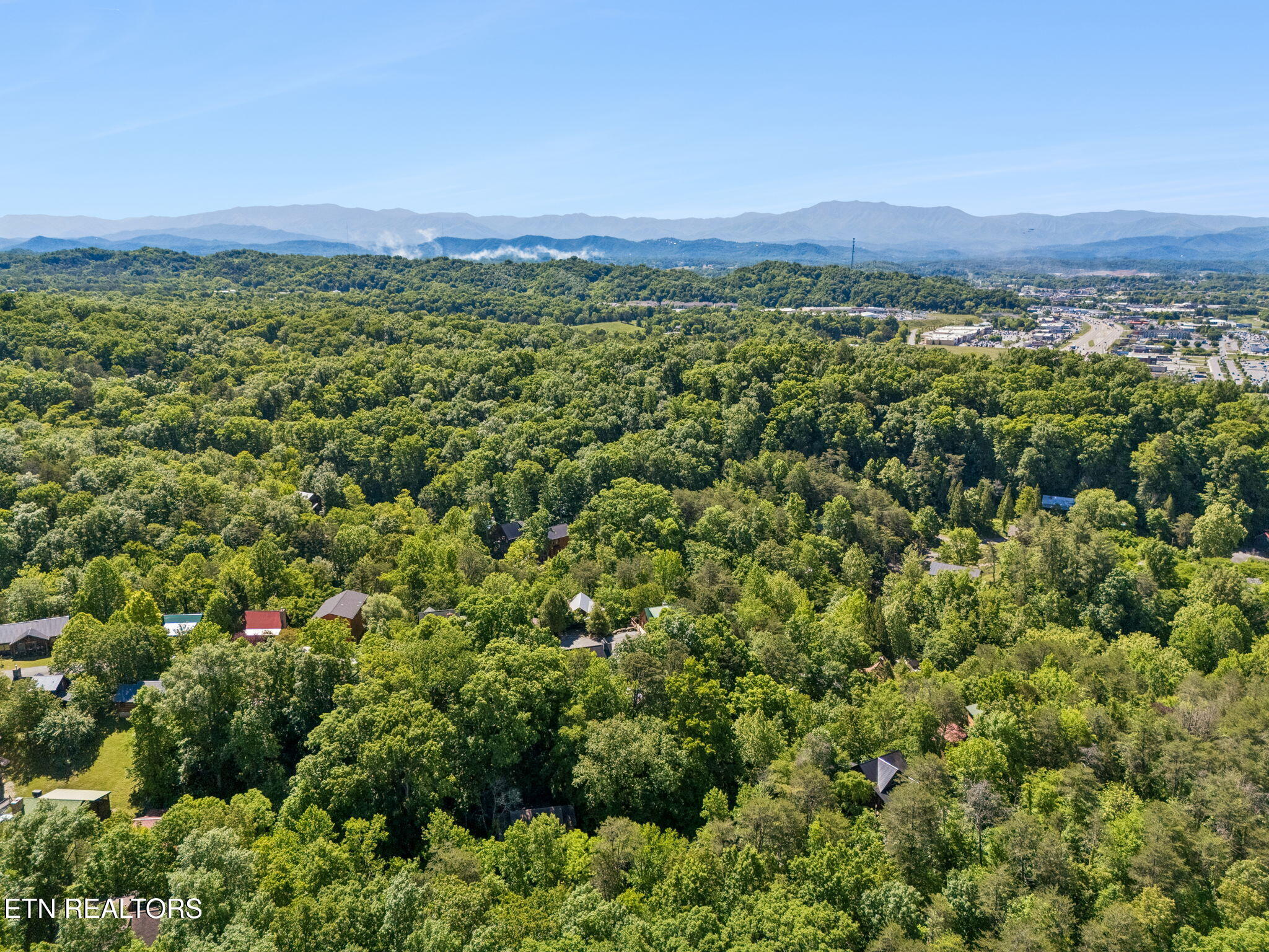 233 Cherokee Path Way Sevierville TN 37876