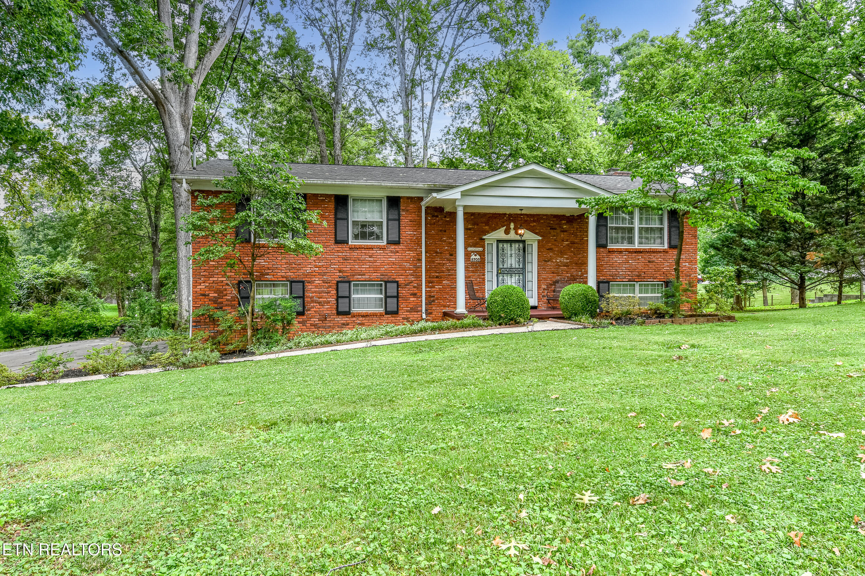 8705 Longmeade Drive Knoxville TN 37923