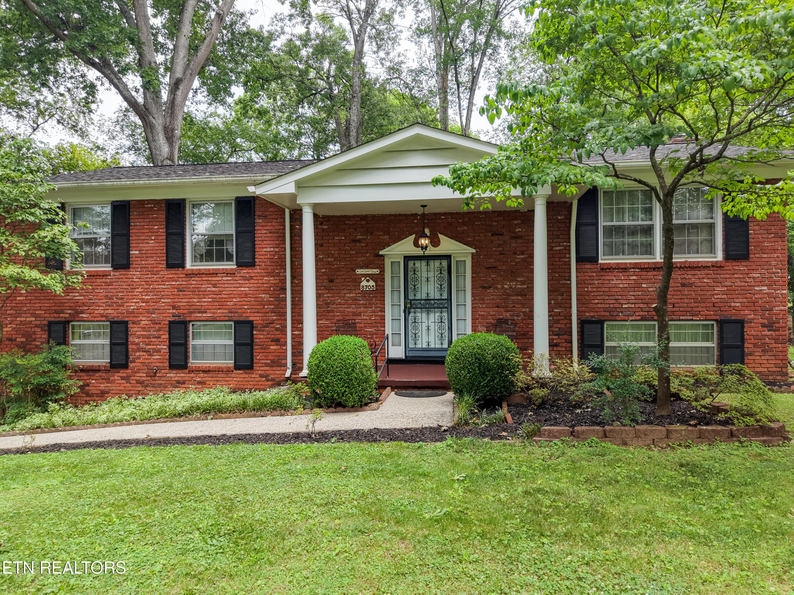 8705 Longmeade Drive Knoxville TN 37923