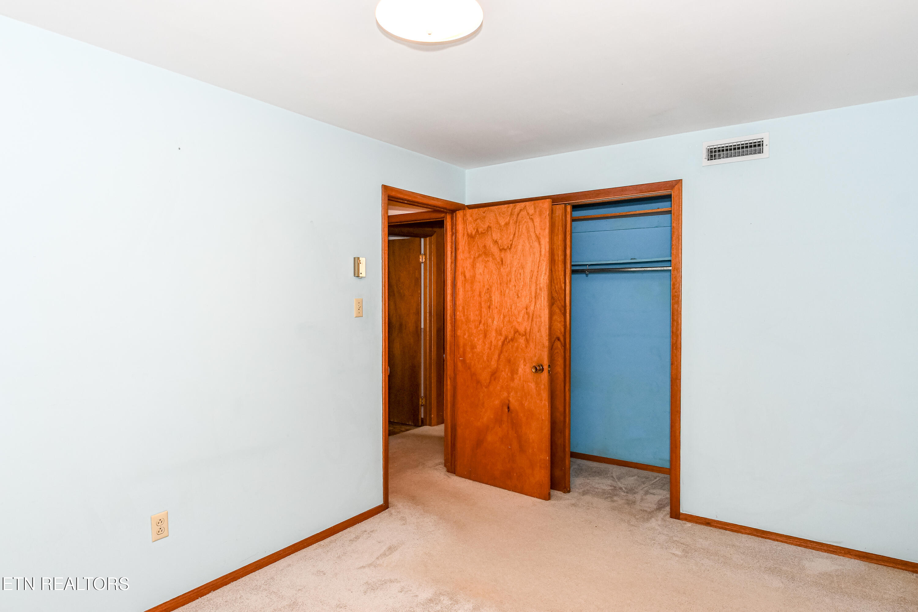8705 Longmeade Drive Knoxville TN 37923