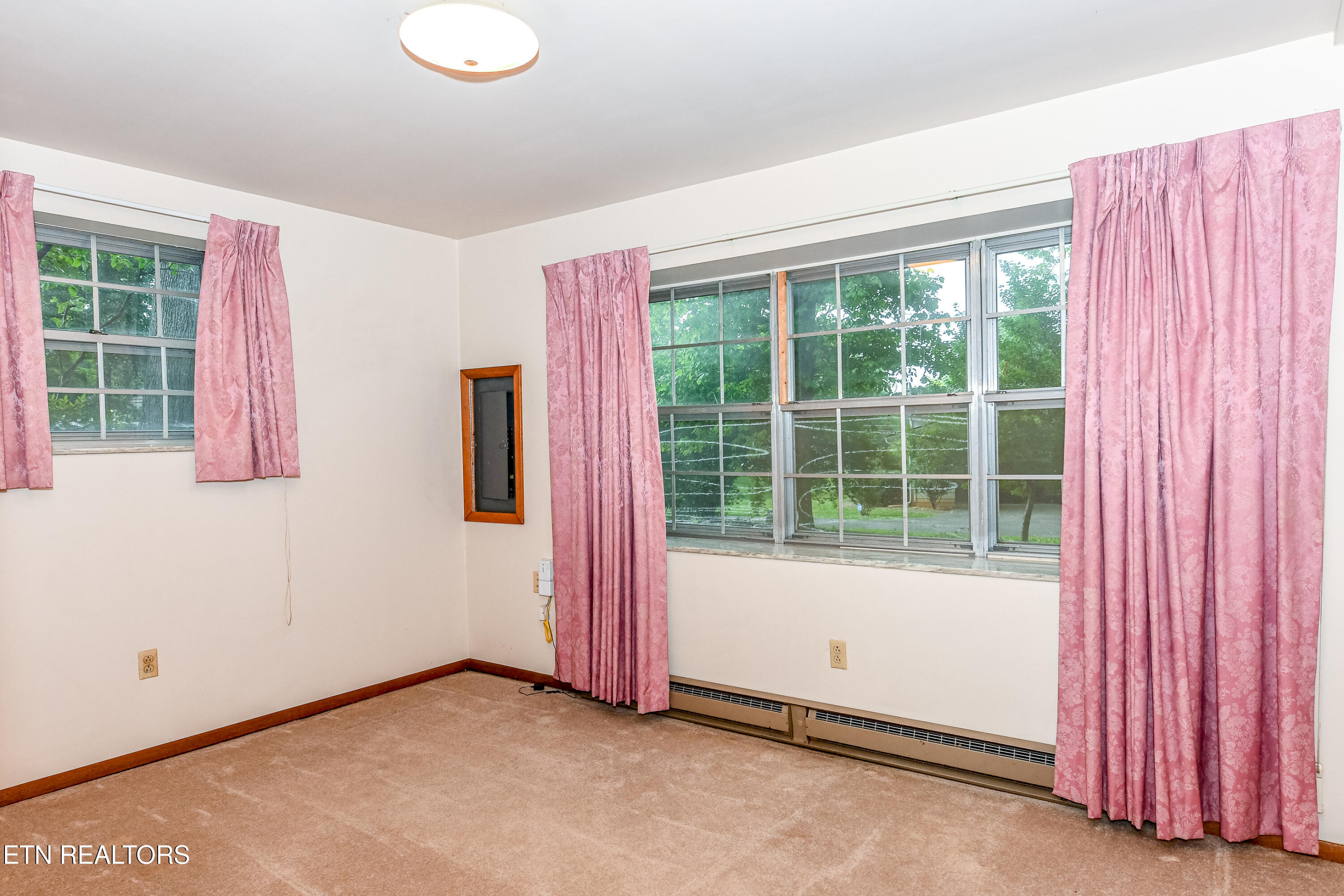 8705 Longmeade Drive Knoxville TN 37923