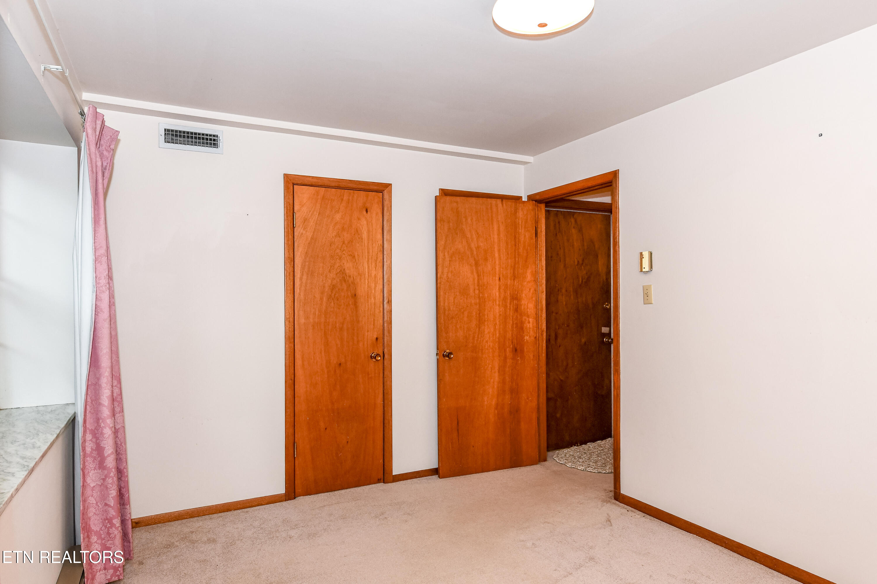 8705 Longmeade Drive Knoxville TN 37923