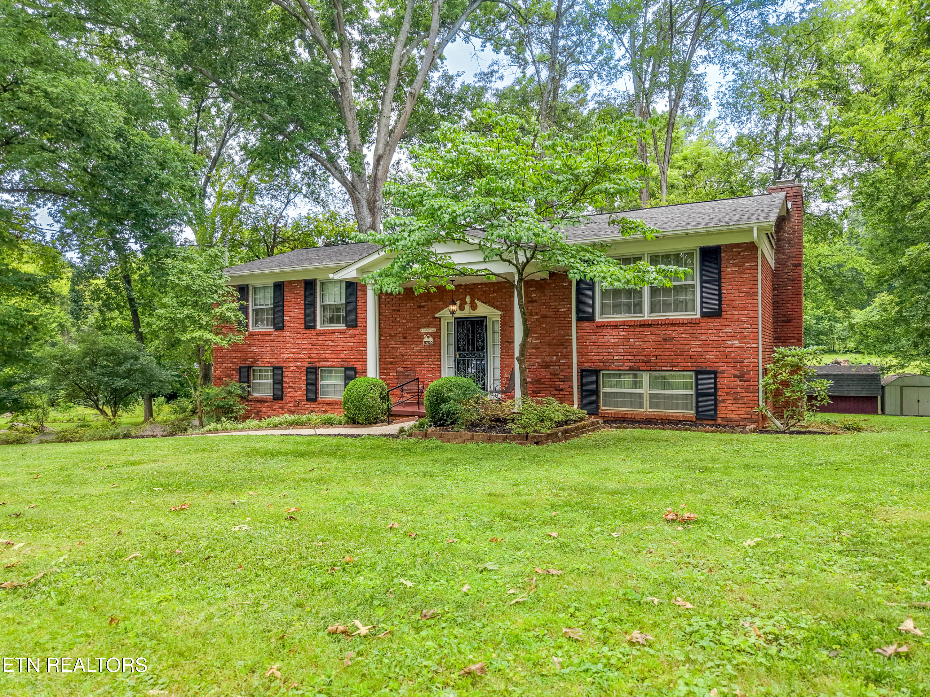 8705 Longmeade Drive Knoxville TN 37923