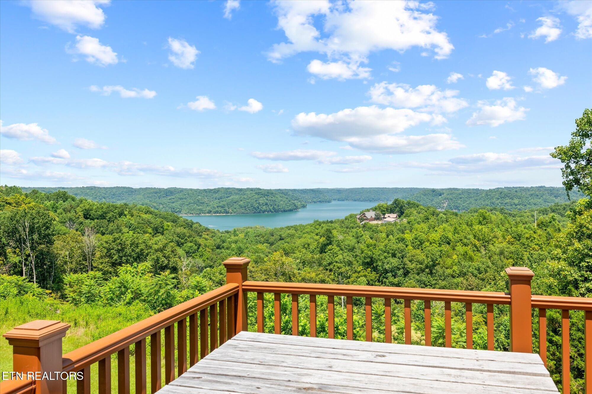 7378 Lillydale Road Byrdstown TN 38549