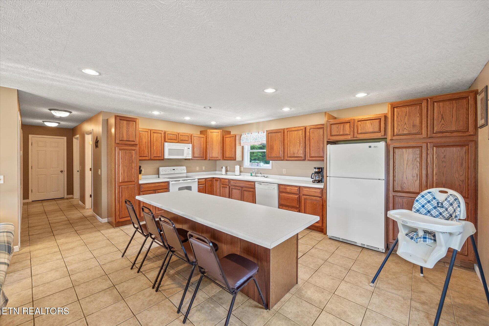 7378 Lillydale Road Byrdstown TN 38549