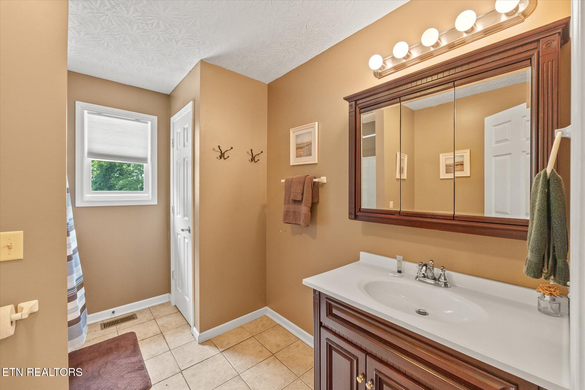 7378 Lillydale Road Byrdstown TN 38549
