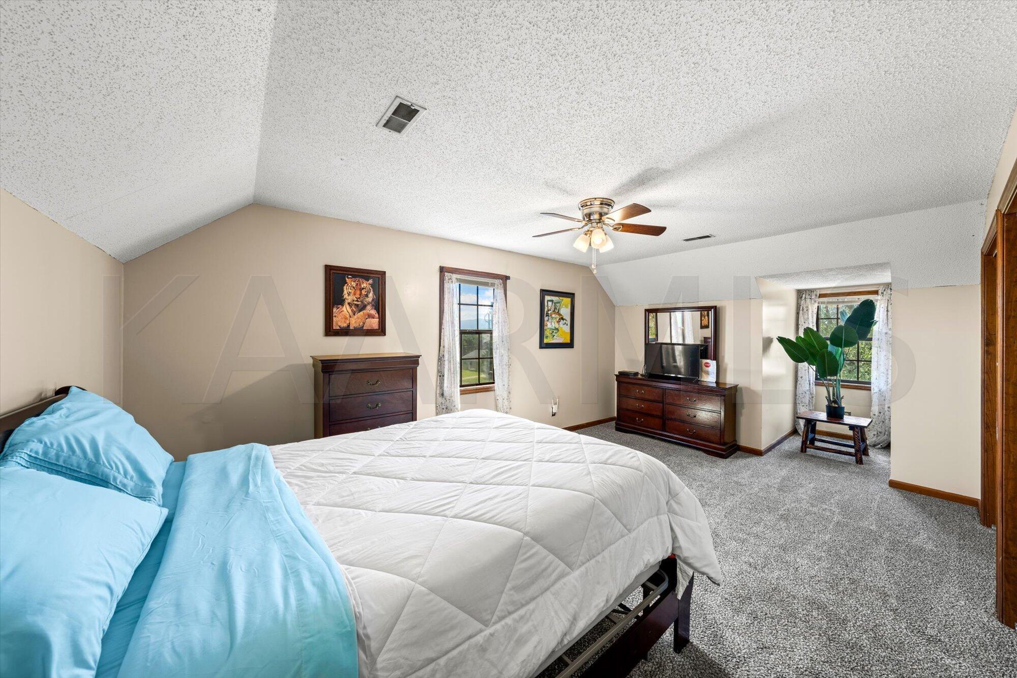 1424 Kay View Drive Sevierville TN 37876