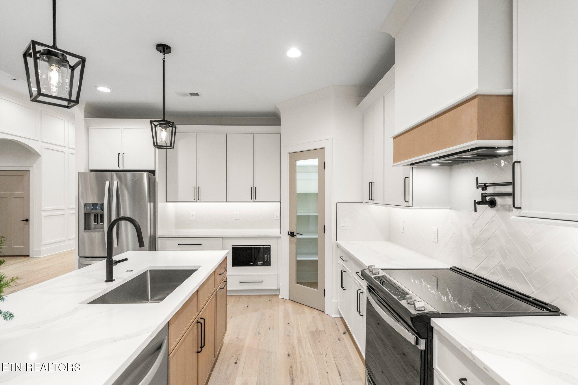 136 Amohi Way Loudon TN 37774