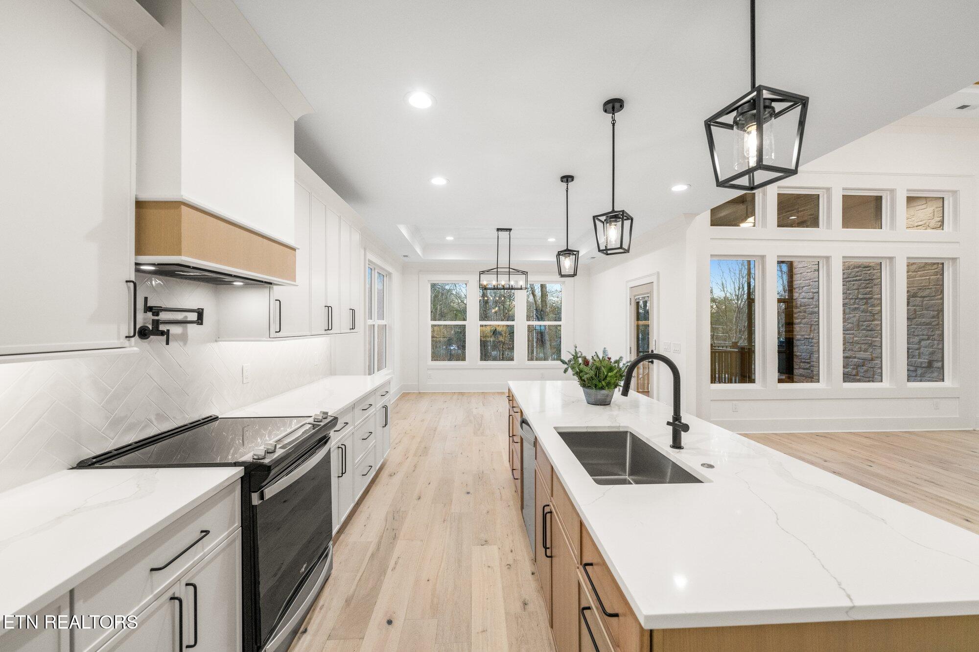 136 Amohi Way Loudon TN 37774