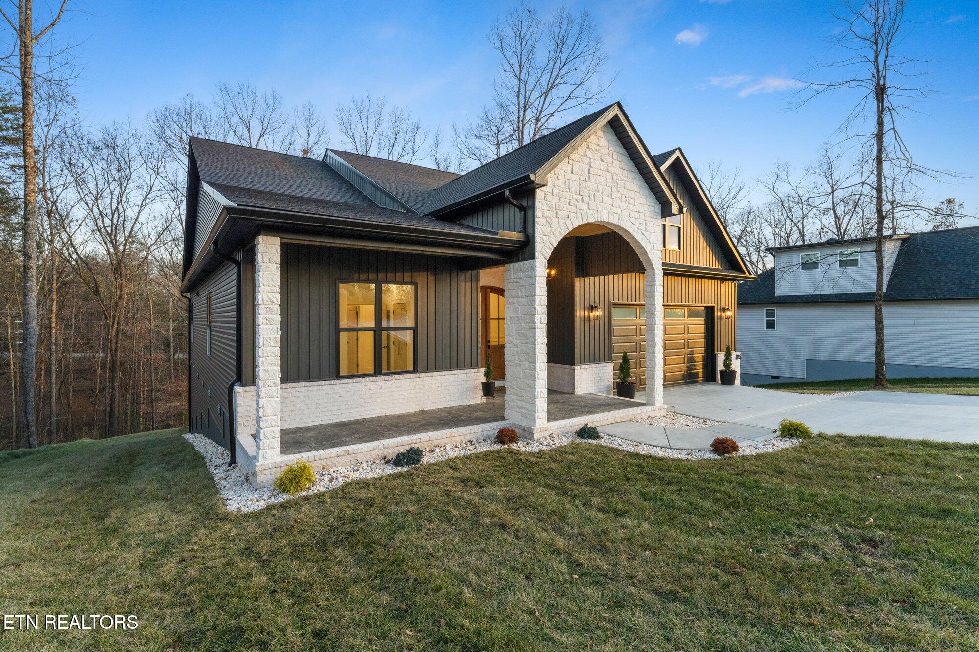 136 Amohi Way Loudon TN 37774