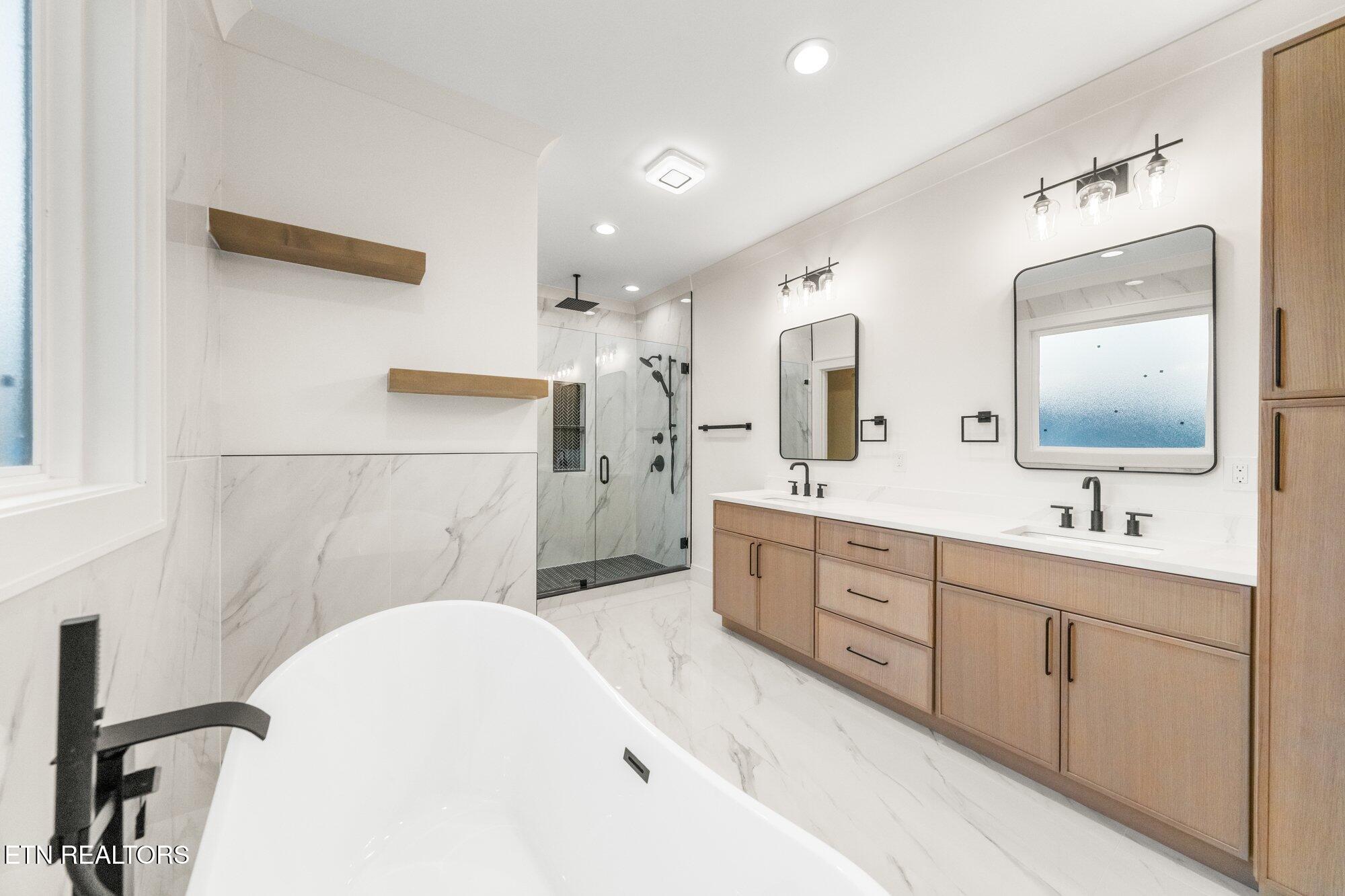 136 Amohi Way Loudon TN 37774