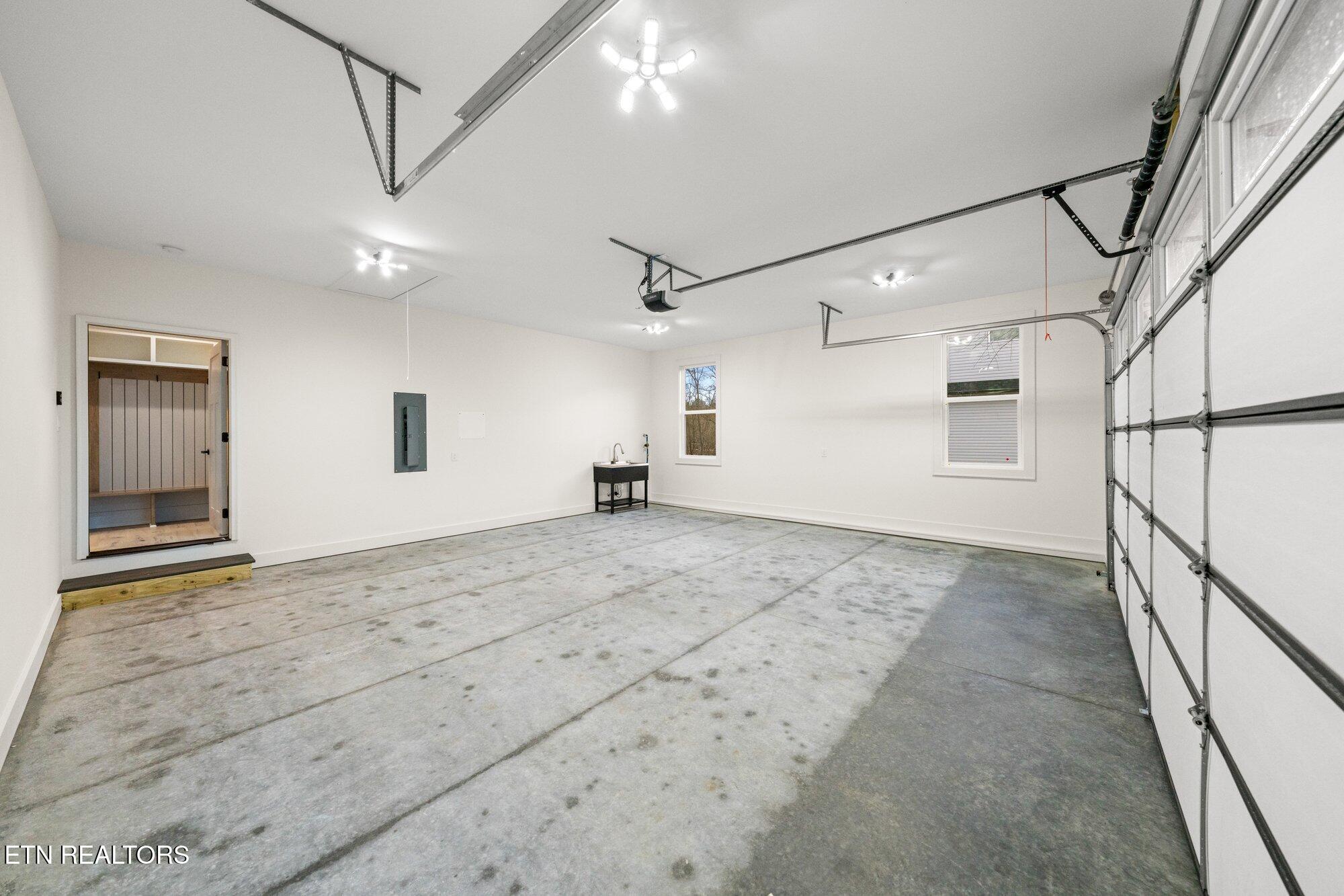 136 Amohi Way Loudon TN 37774