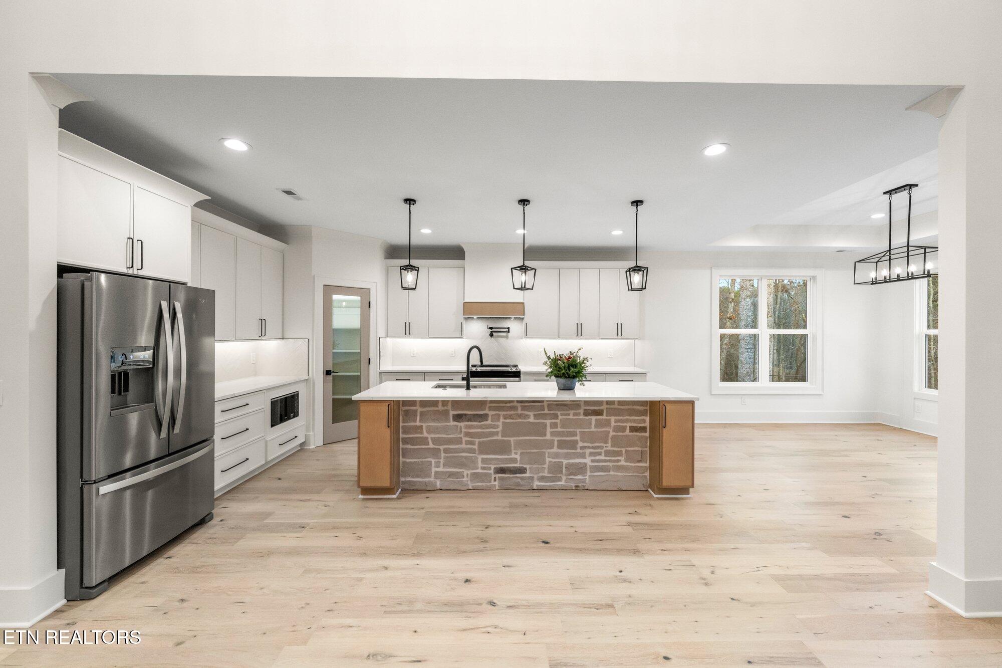 136 Amohi Way Loudon TN 37774