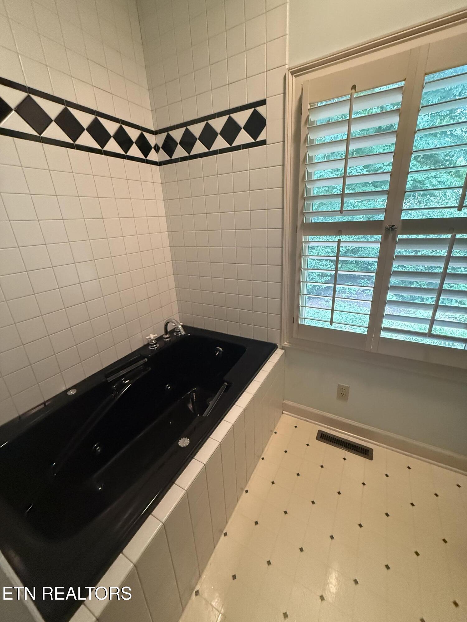1817 Peppertree Drive Alcoa TN 37701