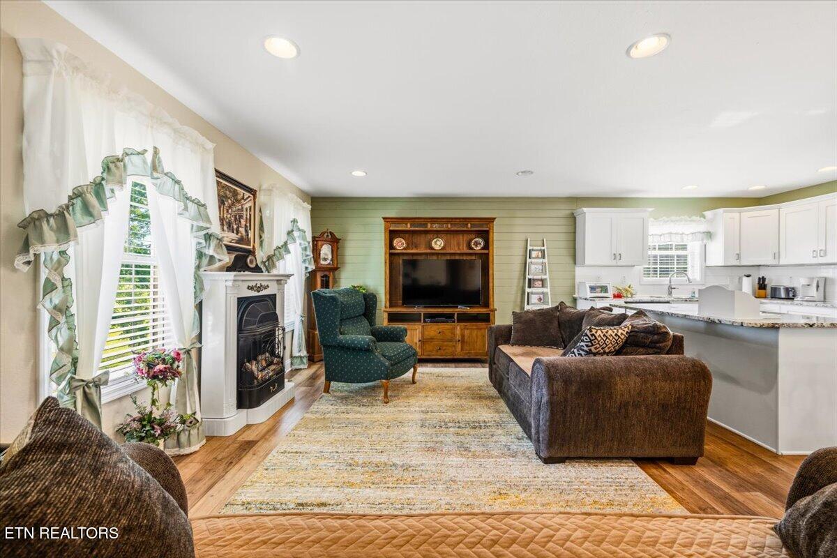 819 Island Ford Road Jacksboro TN 37757