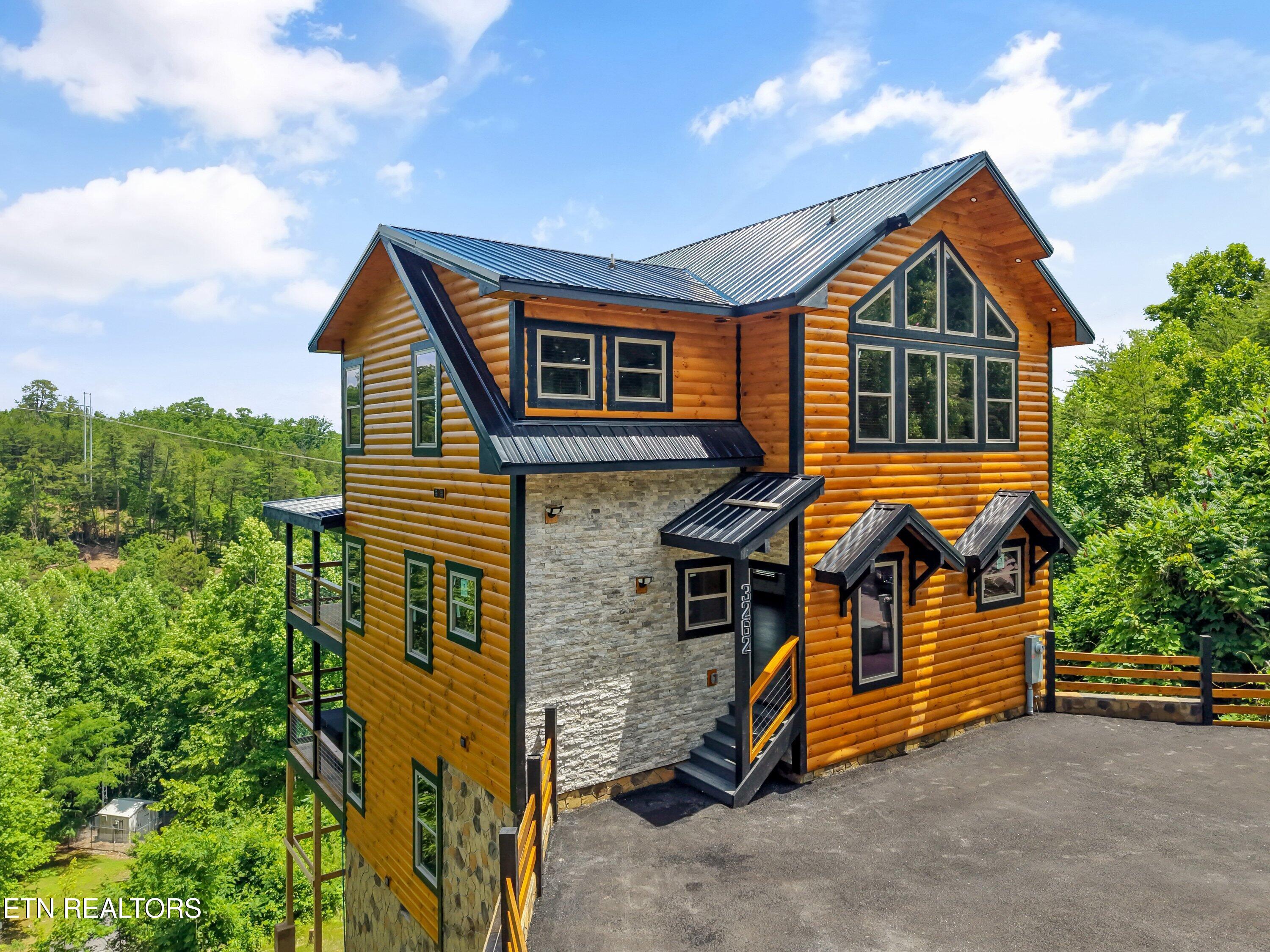 3262 Pine Peak Way Sevierville TN 37862