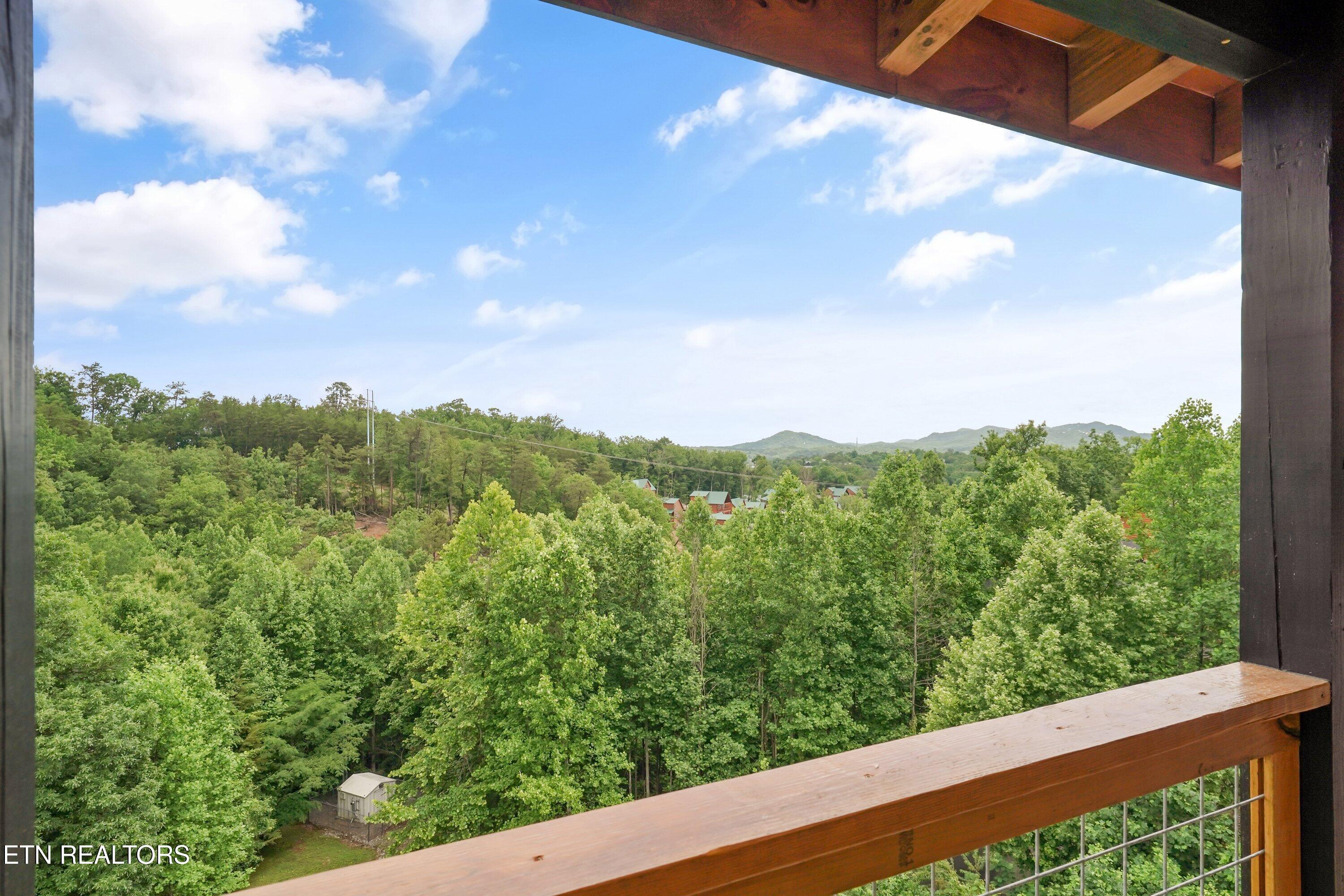 3262 Pine Peak Way Sevierville TN 37862