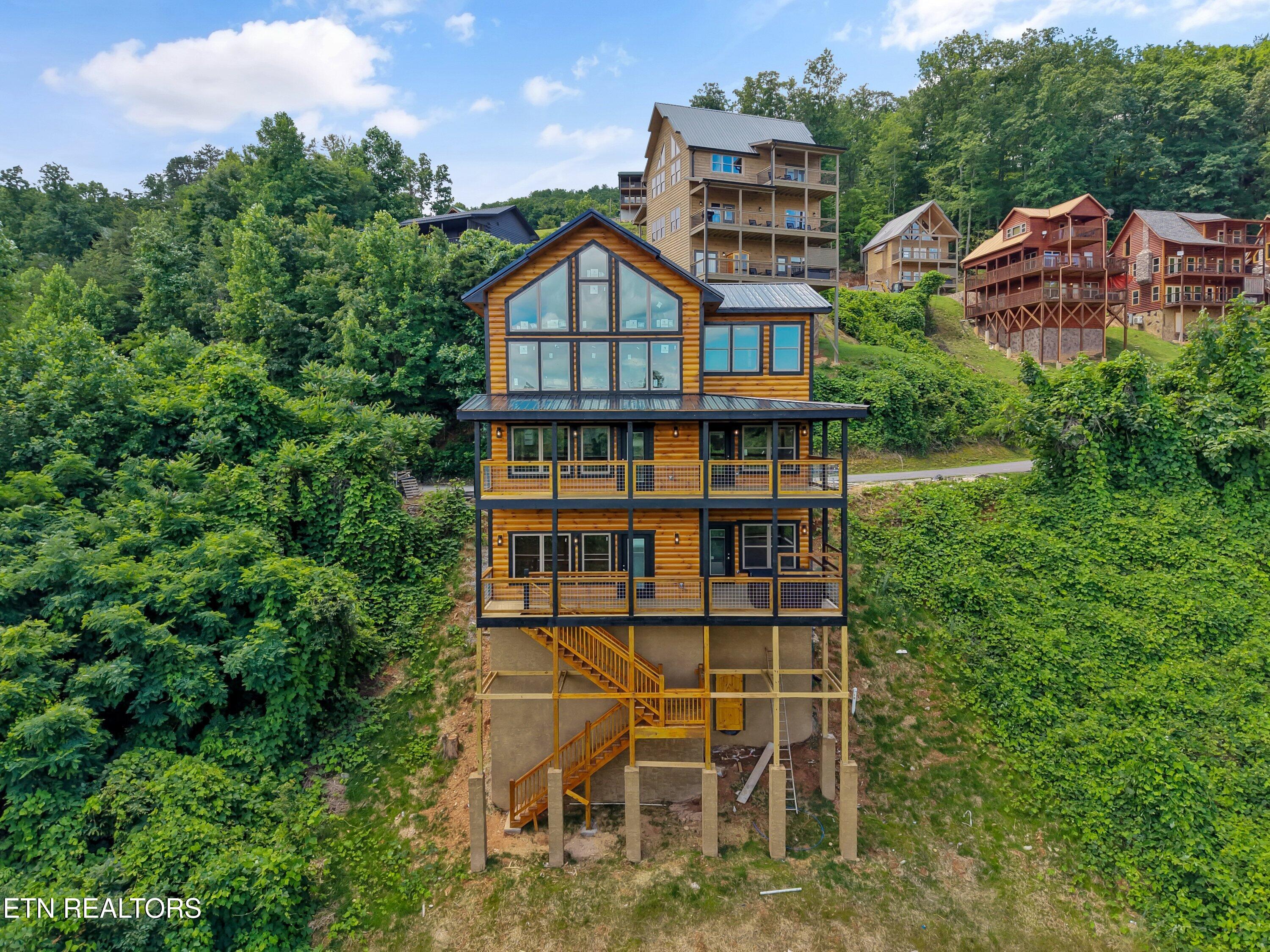 3262 Pine Peak Way Sevierville TN 37862