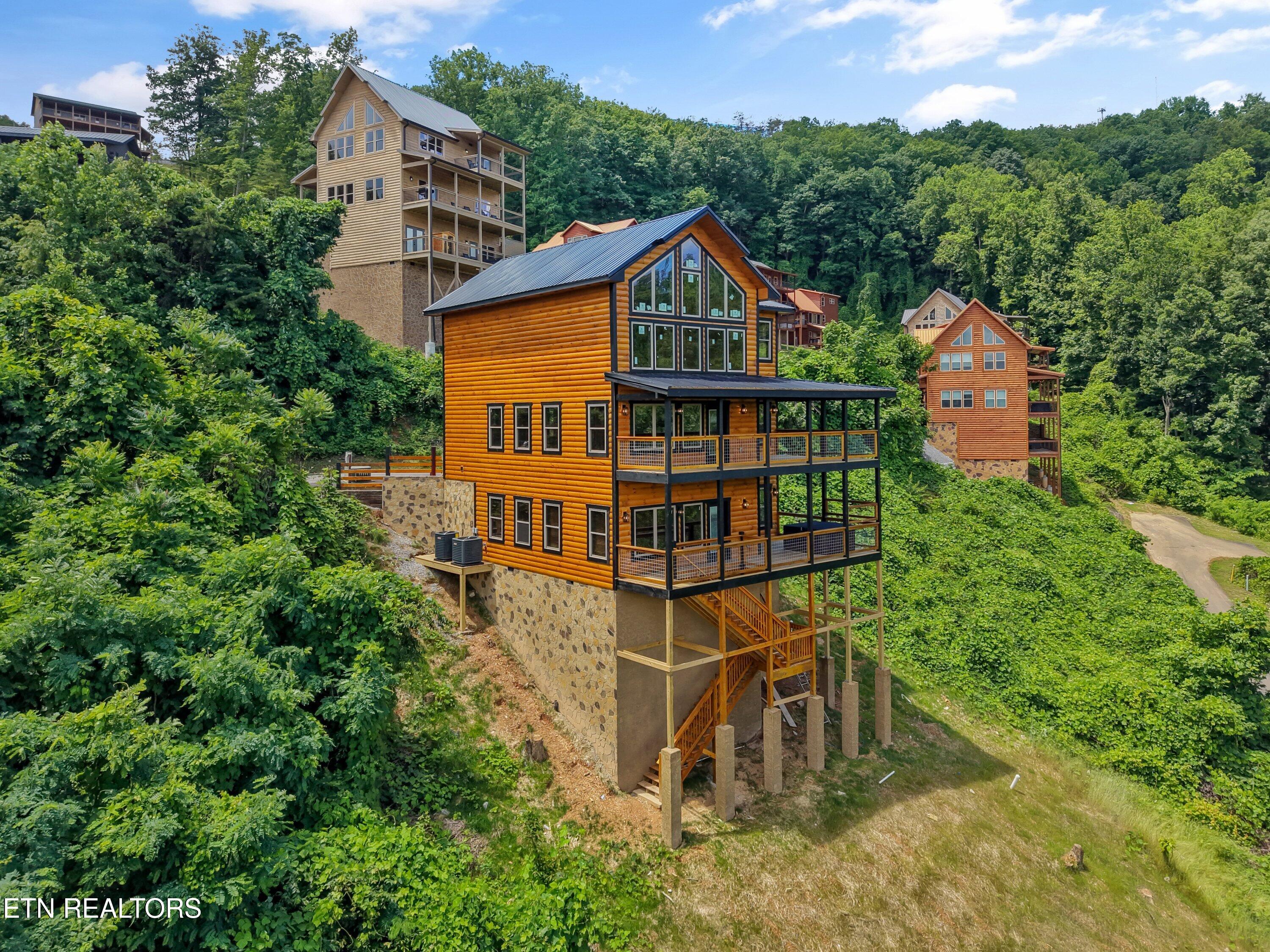 3262 Pine Peak Way Sevierville TN 37862