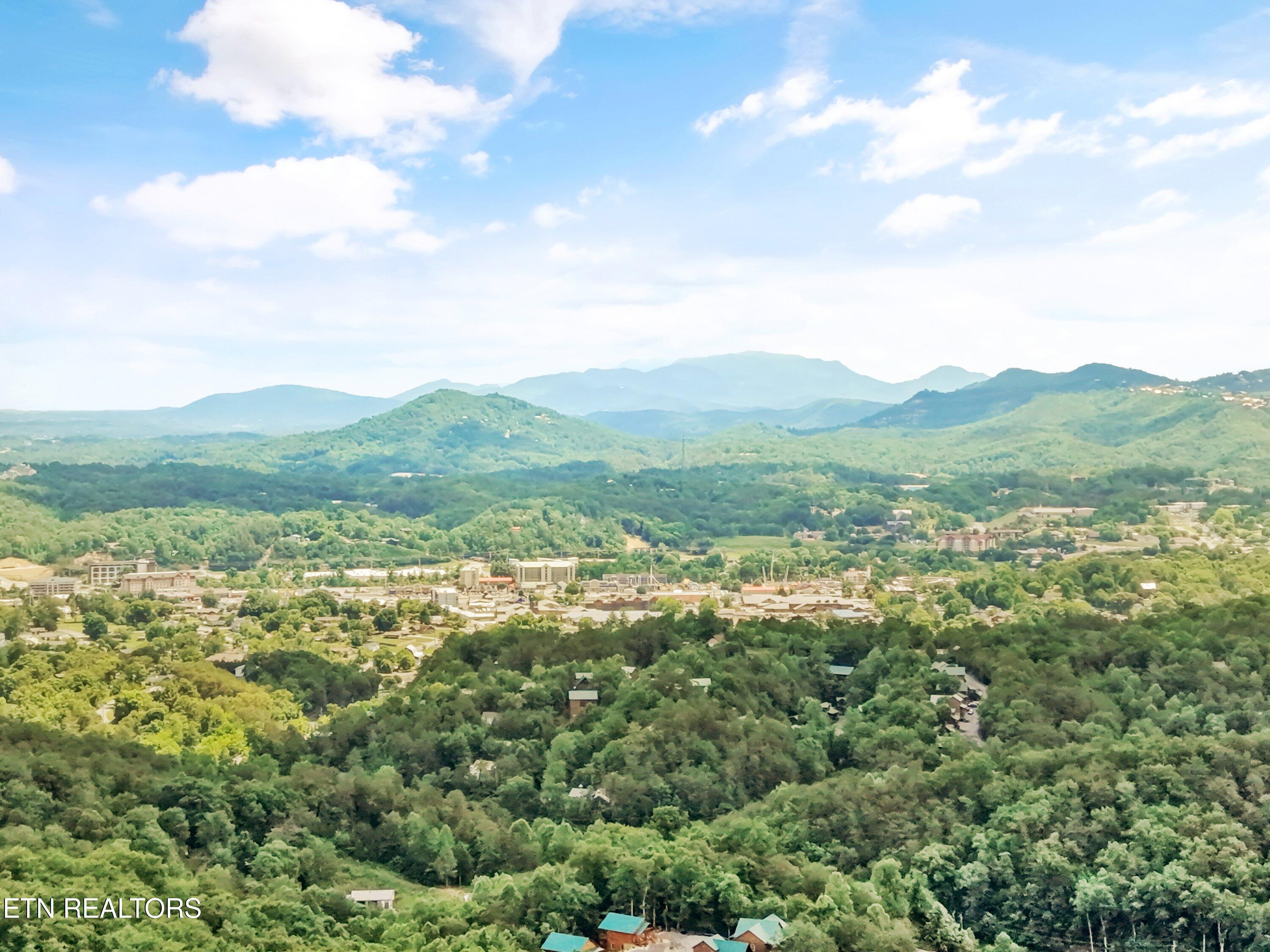 3262 Pine Peak Way Sevierville TN 37862