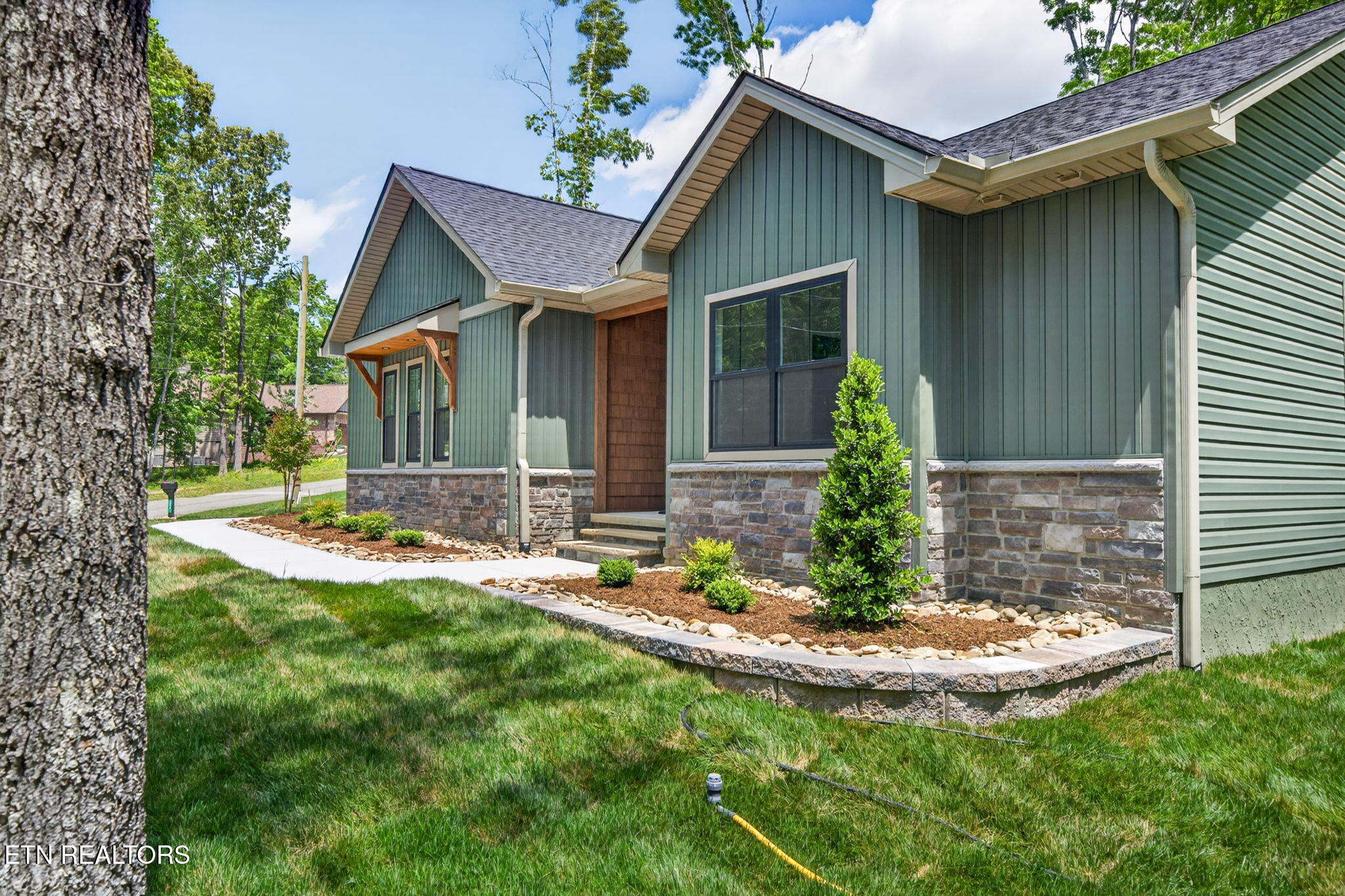 30 Andover Lane Crossville TN 38558