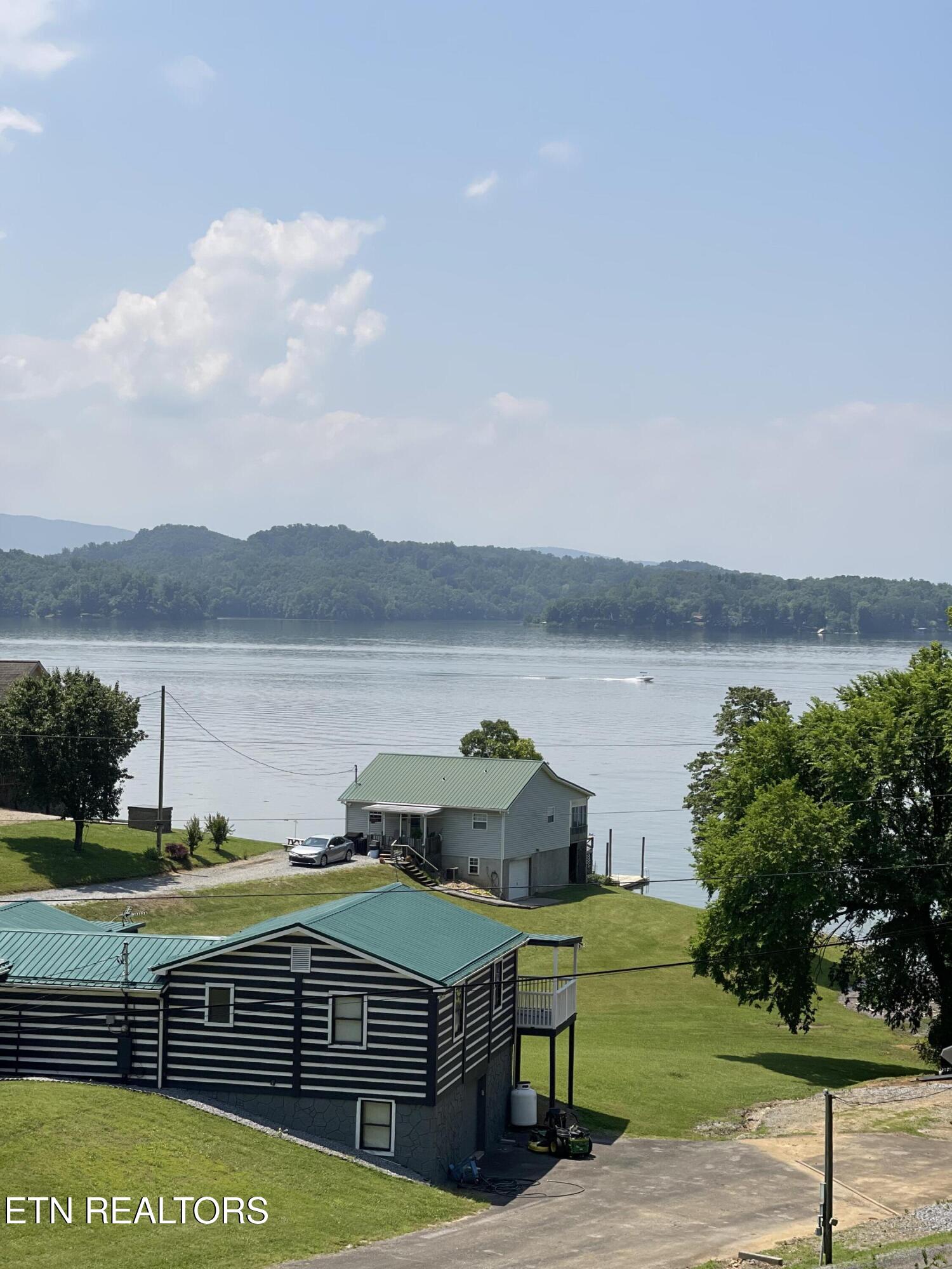 1908 Inskip Lane Dandridge TN 37725