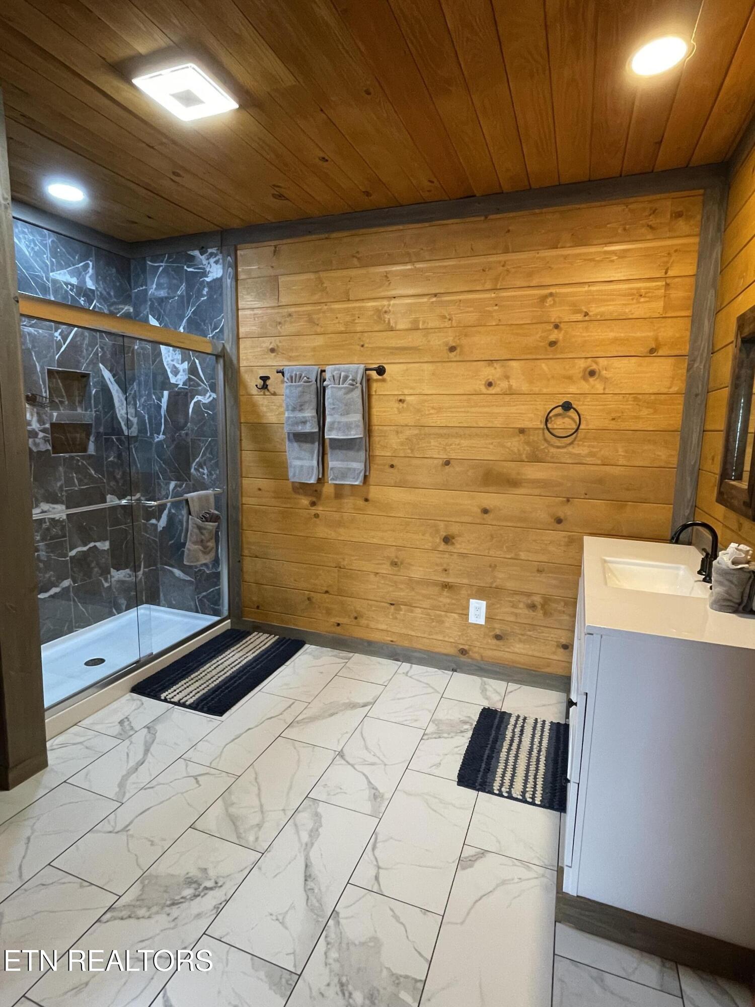 1908 Inskip Lane Dandridge TN 37725