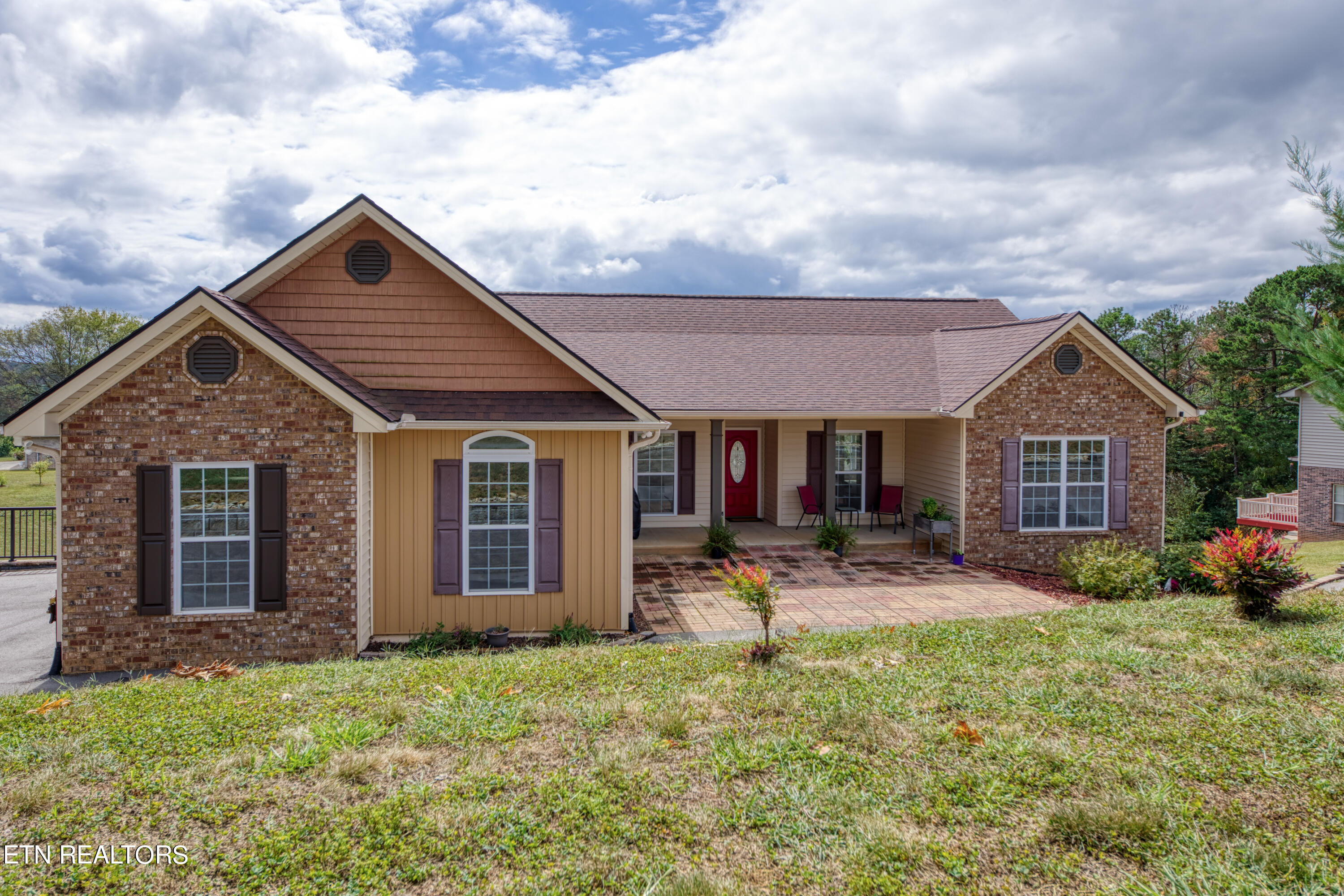 2039 Ranch Road Dandridge TN 37725