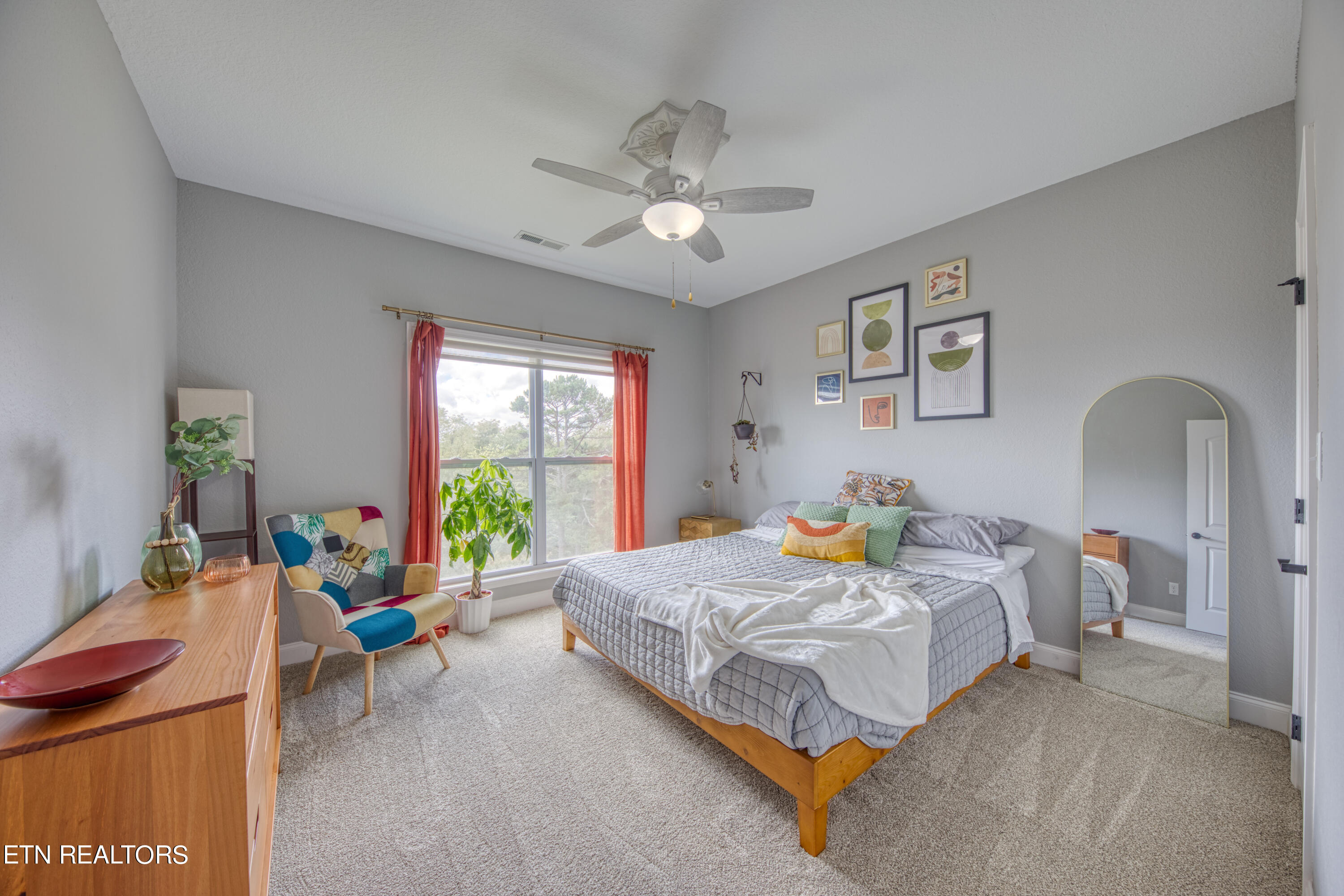 2039 Ranch Road Dandridge TN 37725