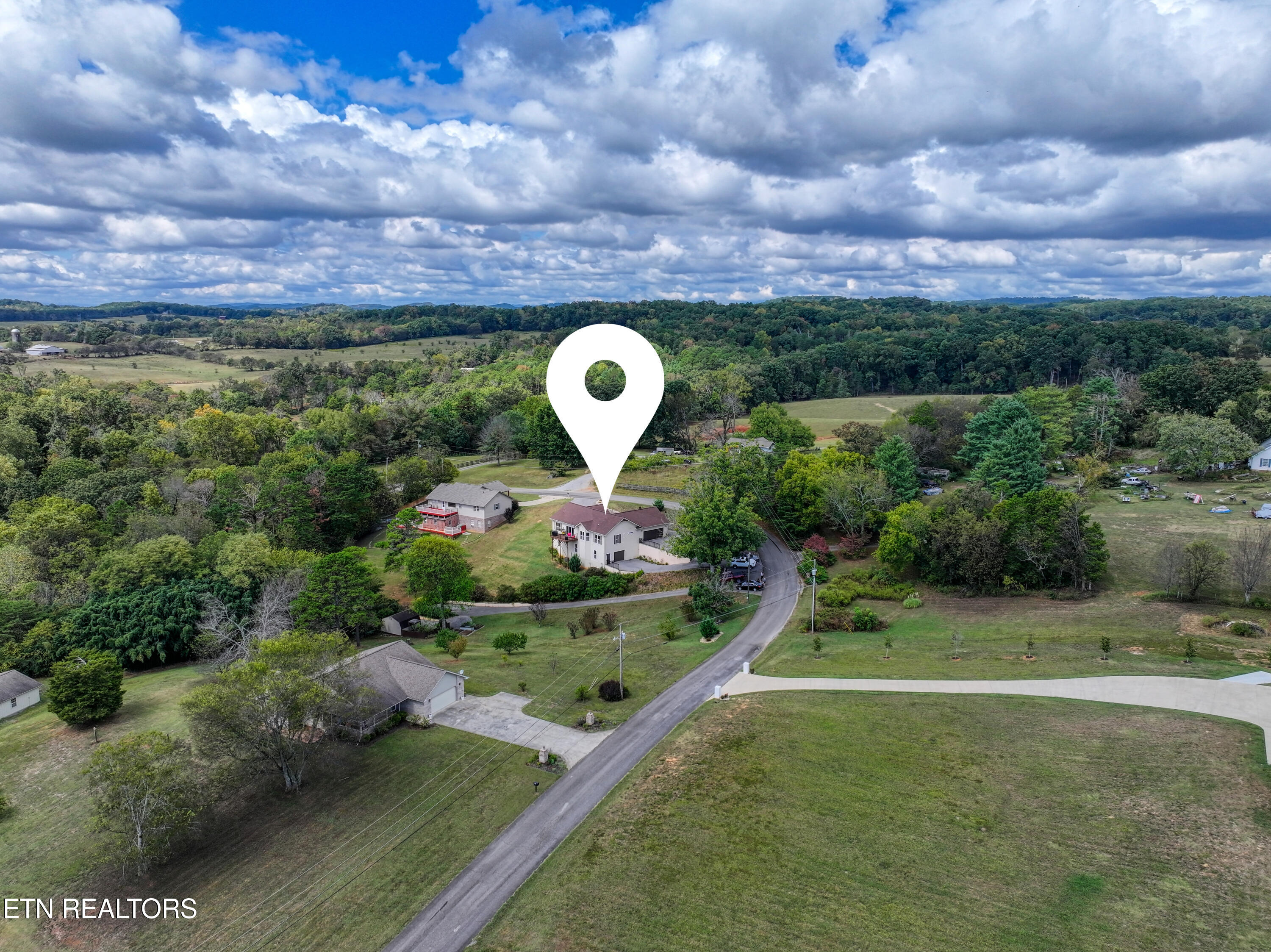 2039 Ranch Road Dandridge TN 37725