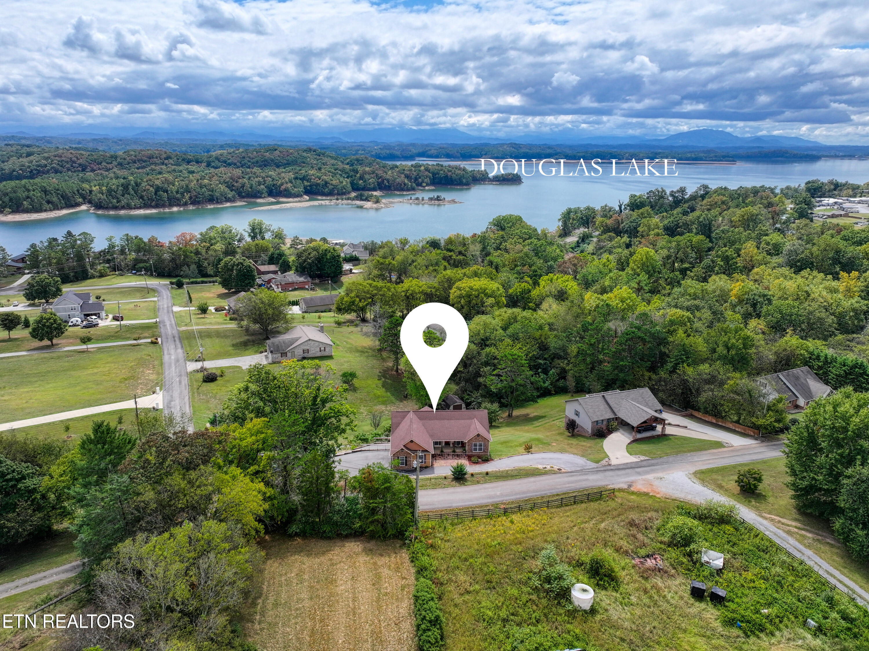 2039 Ranch Road Dandridge TN 37725