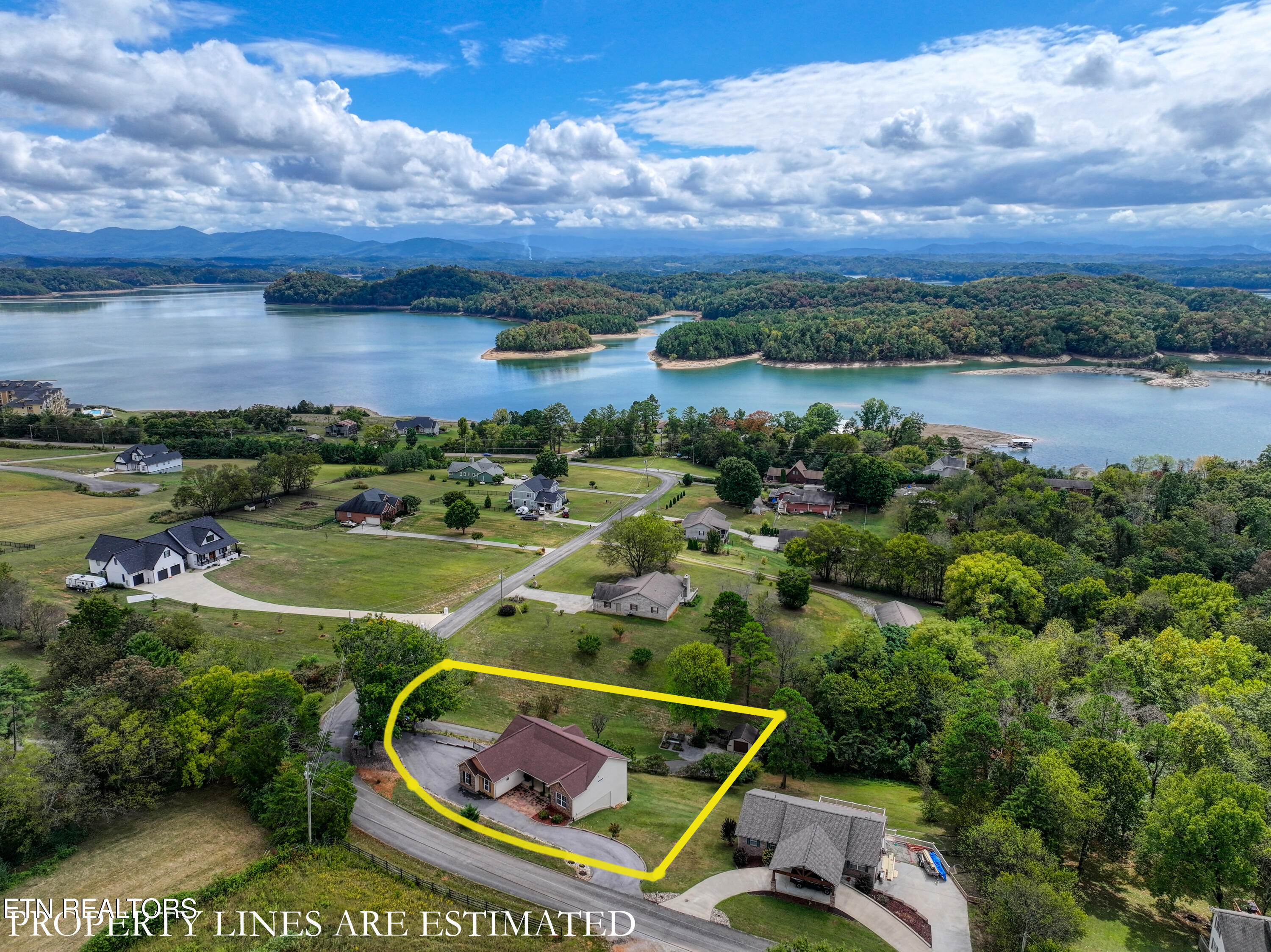 2039 Ranch Road Dandridge TN 37725