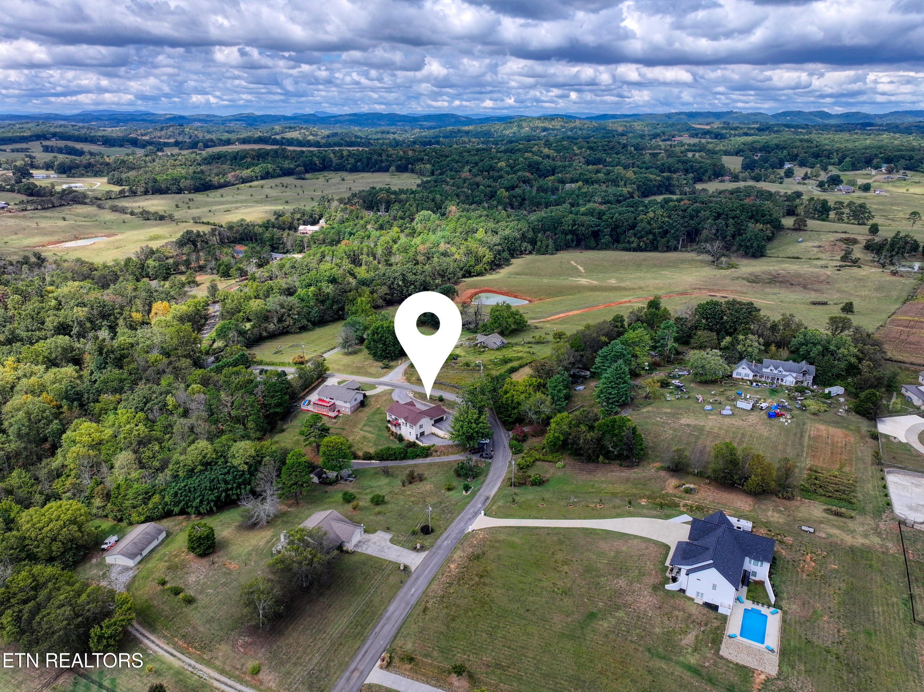 2039 Ranch Road Dandridge TN 37725