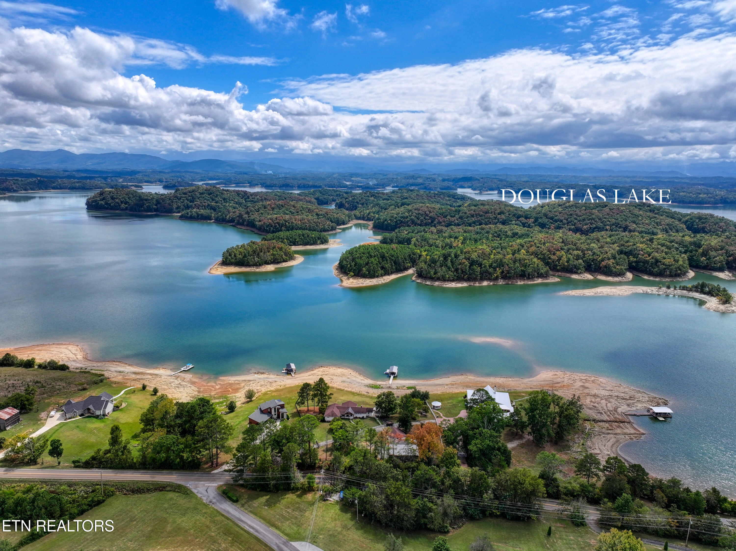 2039 Ranch Road Dandridge TN 37725