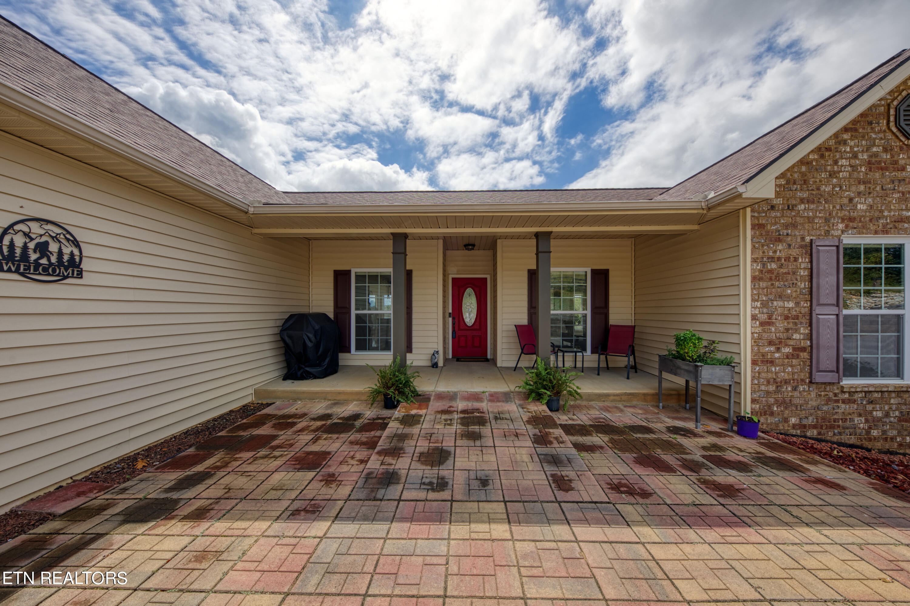 2039 Ranch Road Dandridge TN 37725